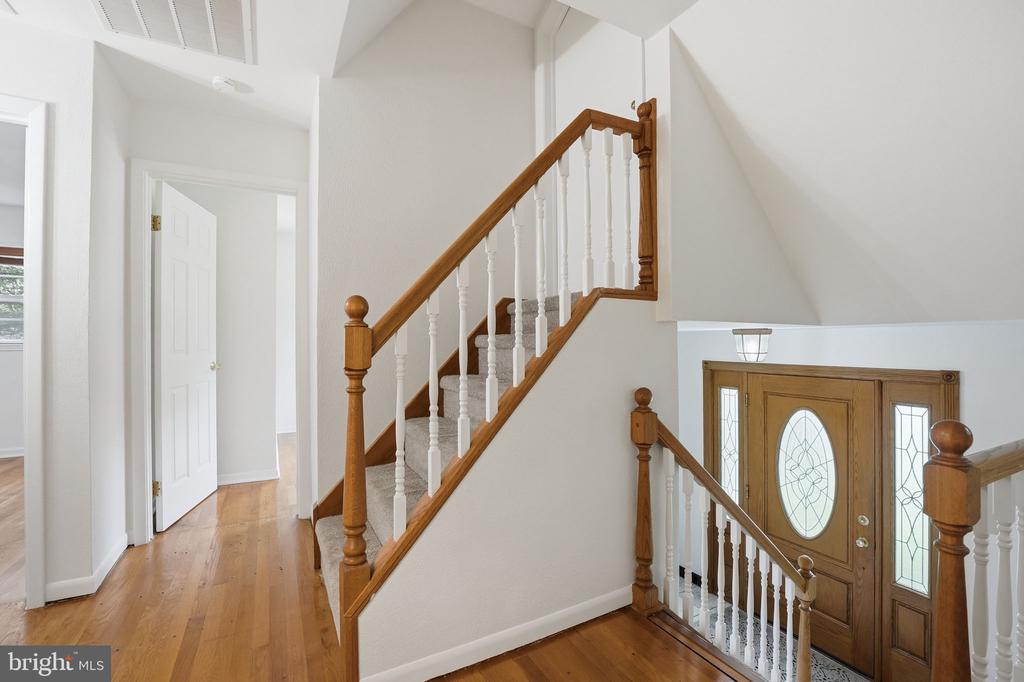 14307 FAIRVIEW LANE