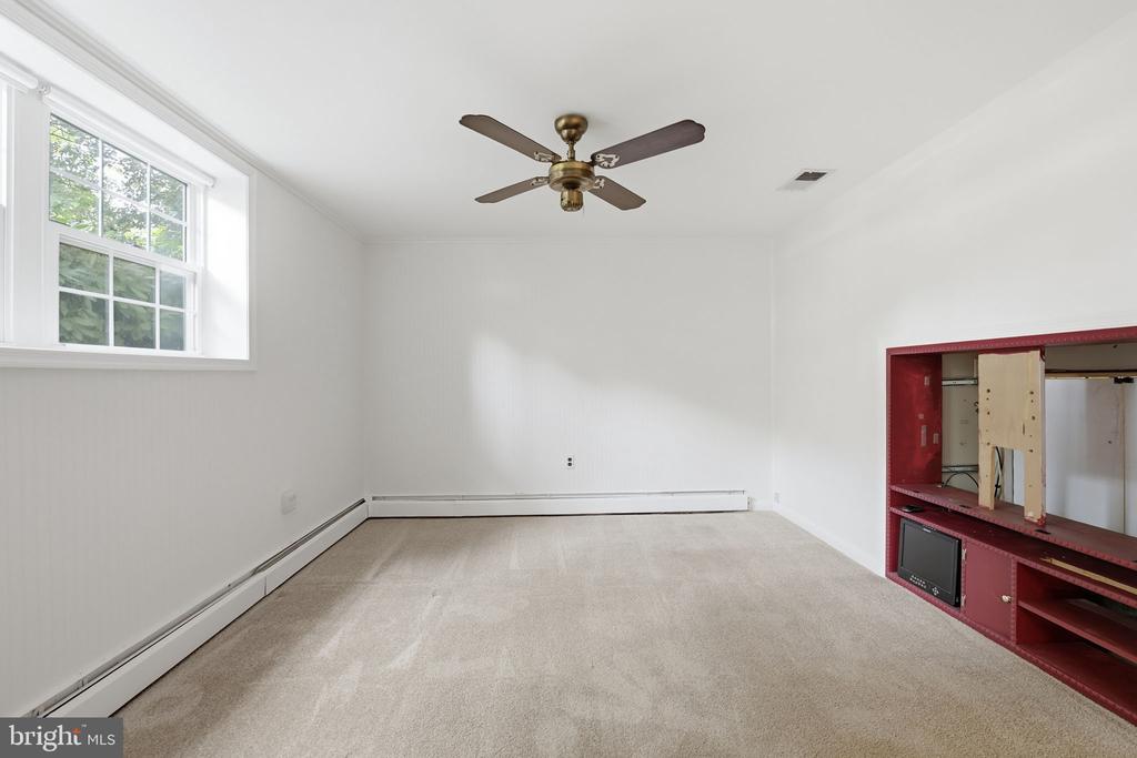 14307 FAIRVIEW LANE