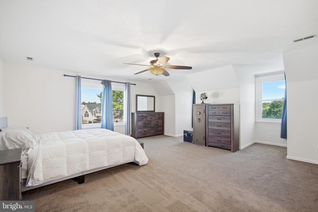7527 STERLING DRIVE