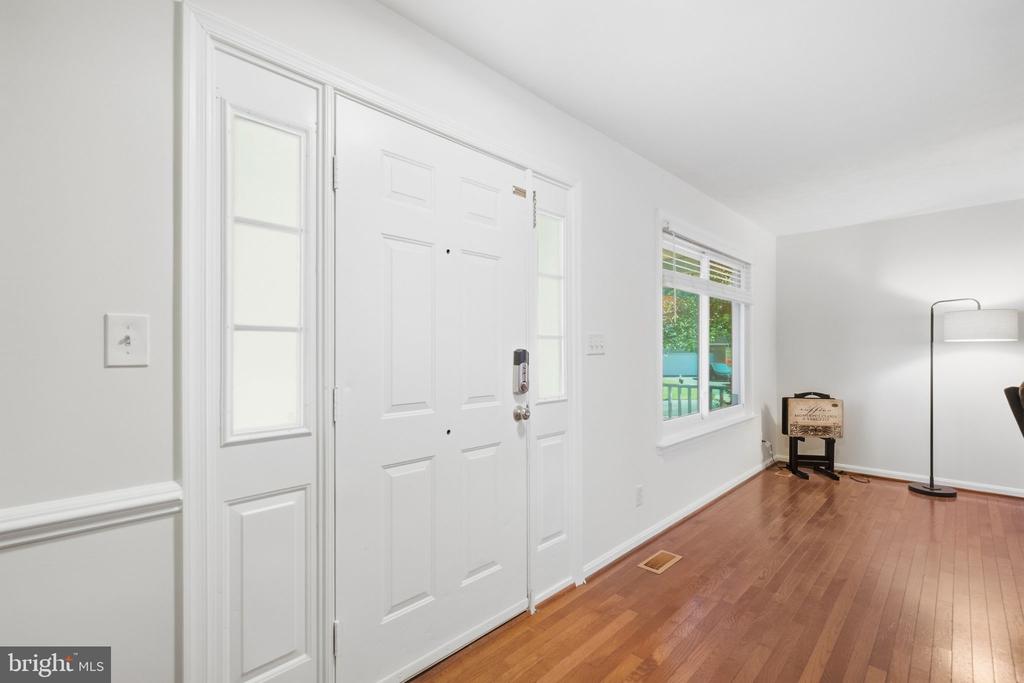 7527 STERLING DRIVE