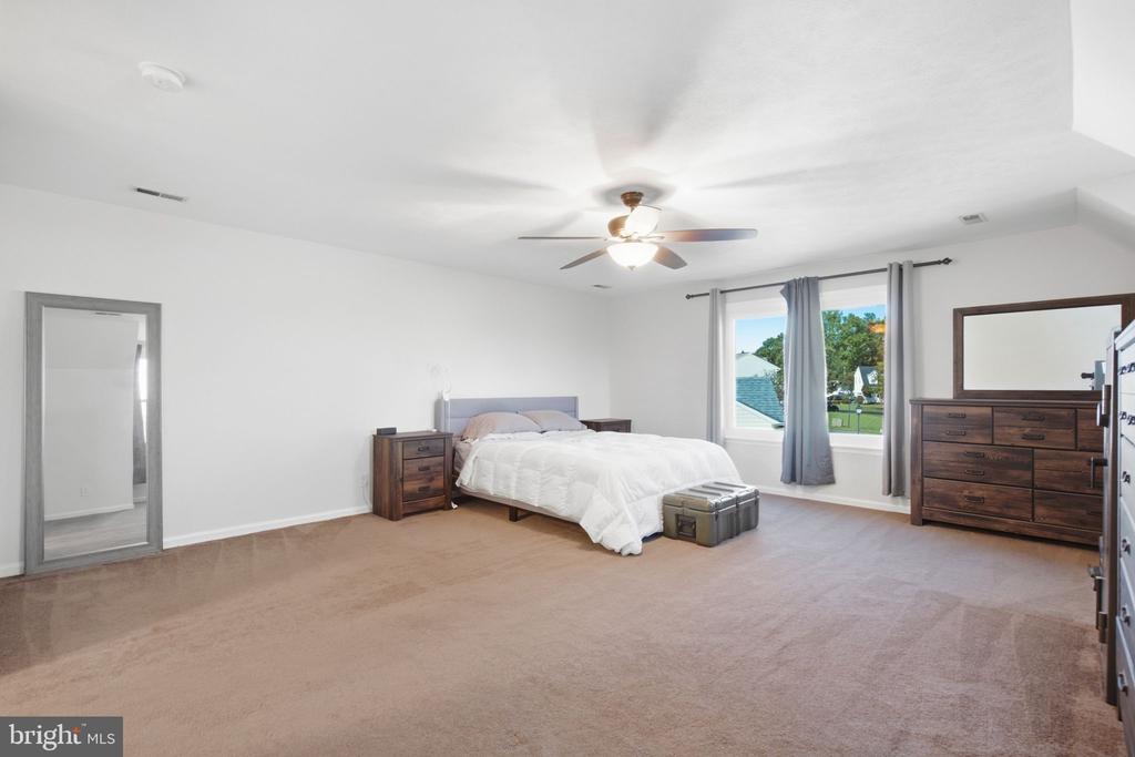 7527 STERLING DRIVE