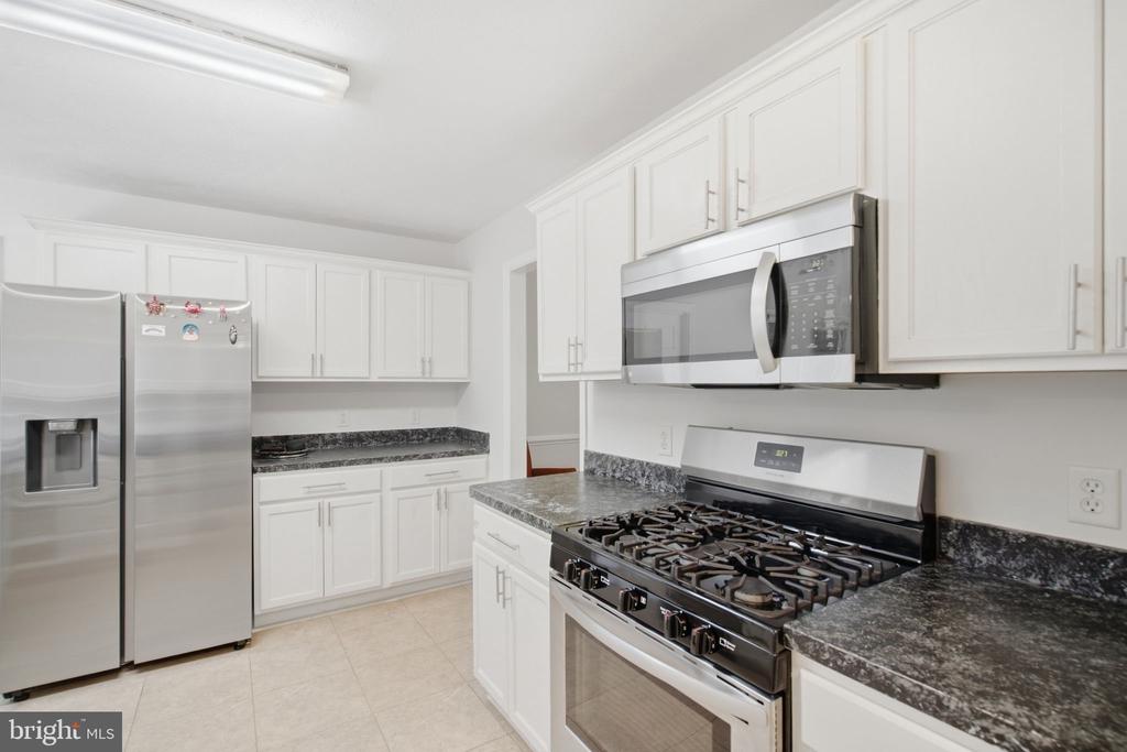 7527 STERLING DRIVE