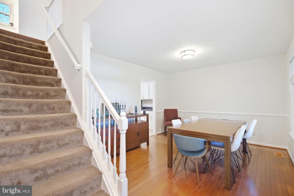 7527 STERLING DRIVE