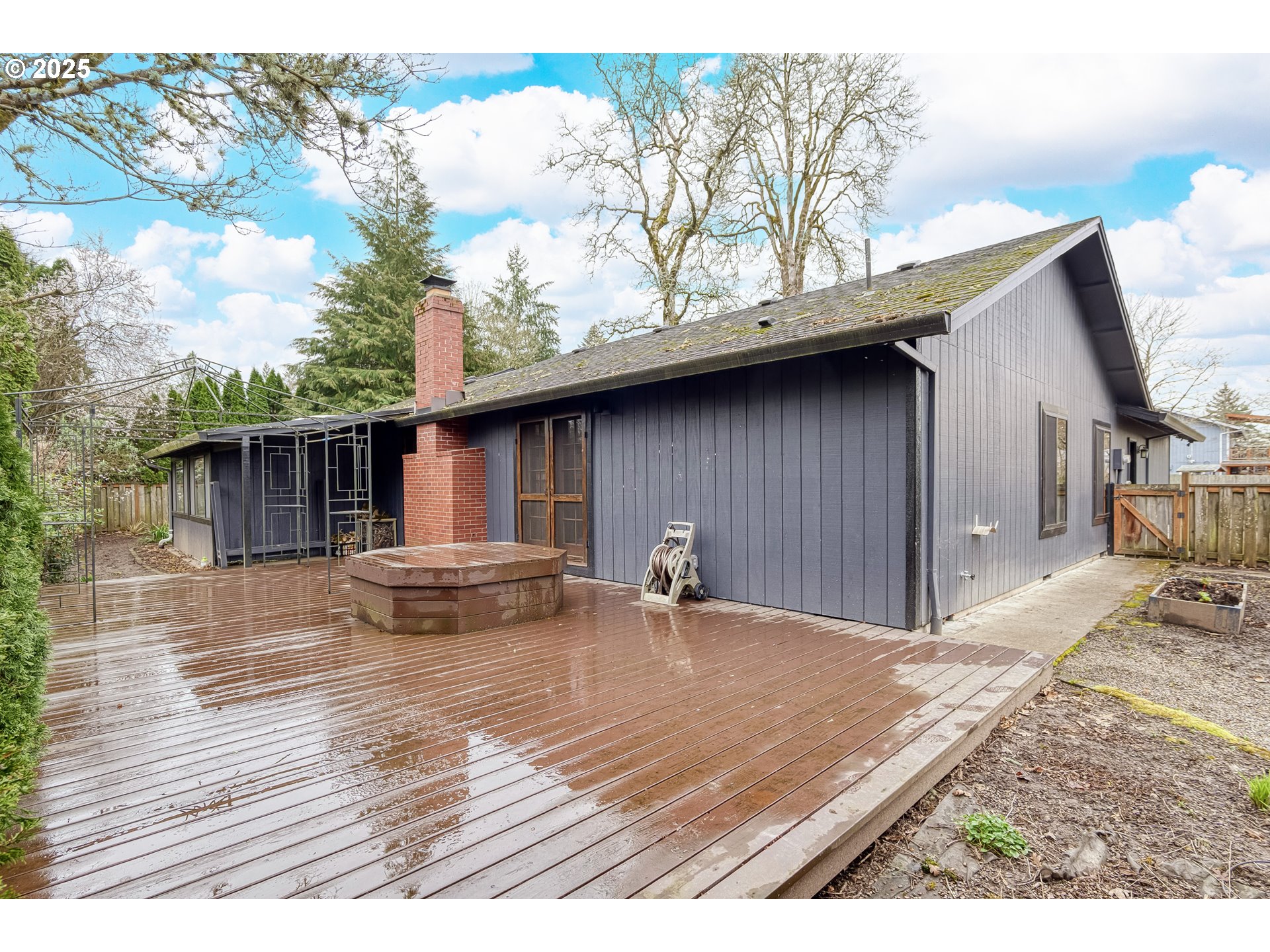 804 NE 1ST PL