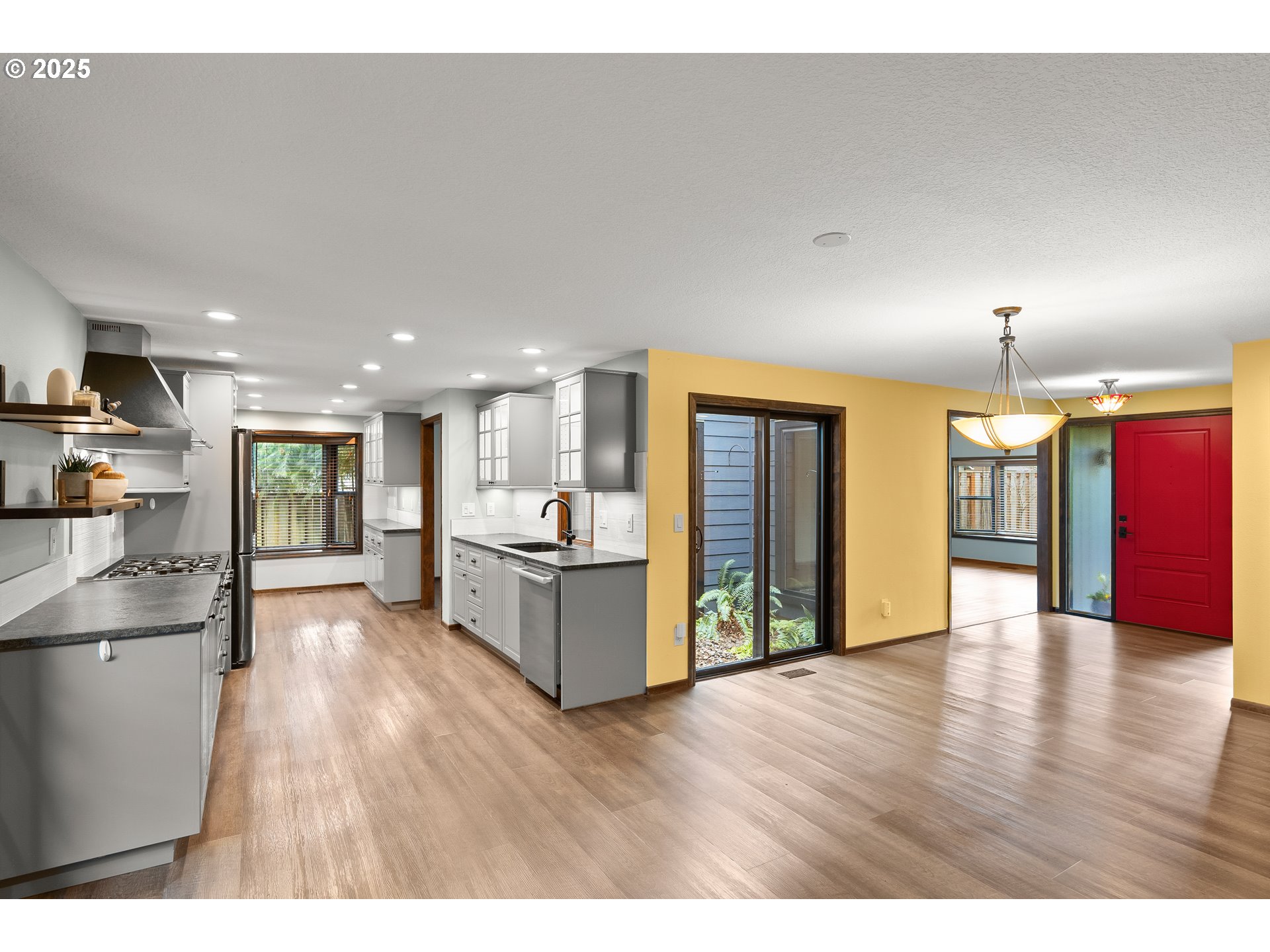 804 NE 1ST PL