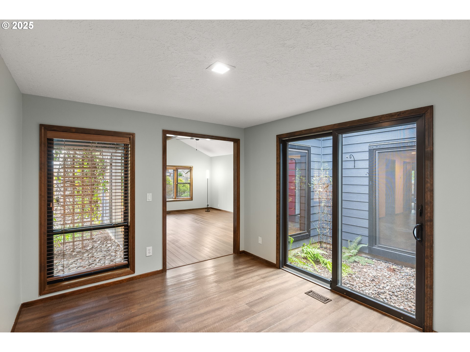 804 NE 1ST PL