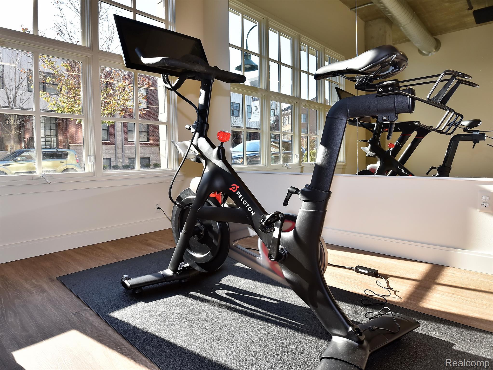 2051 VILLA Road Unit: 206