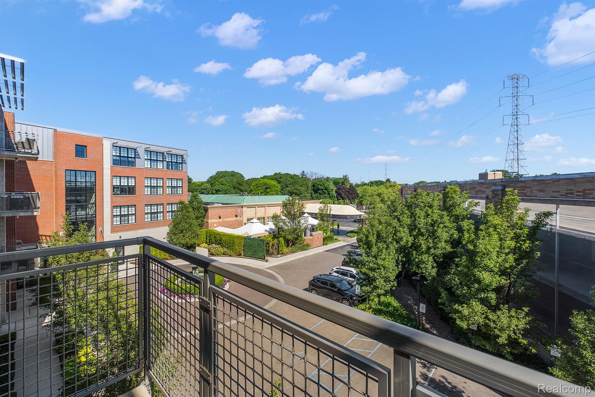 2051 VILLA Road Unit: 206