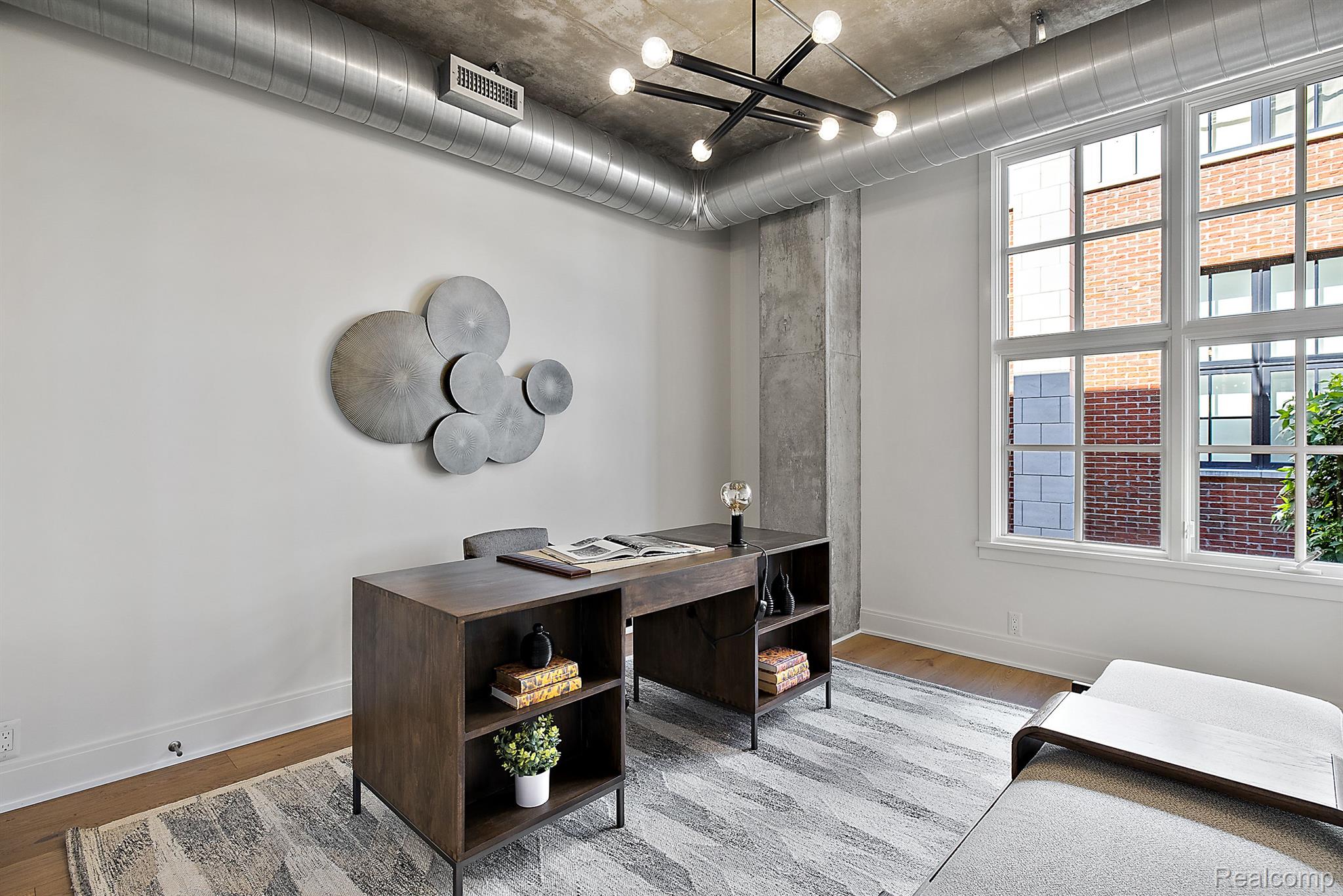 2051 VILLA Road Unit: 206