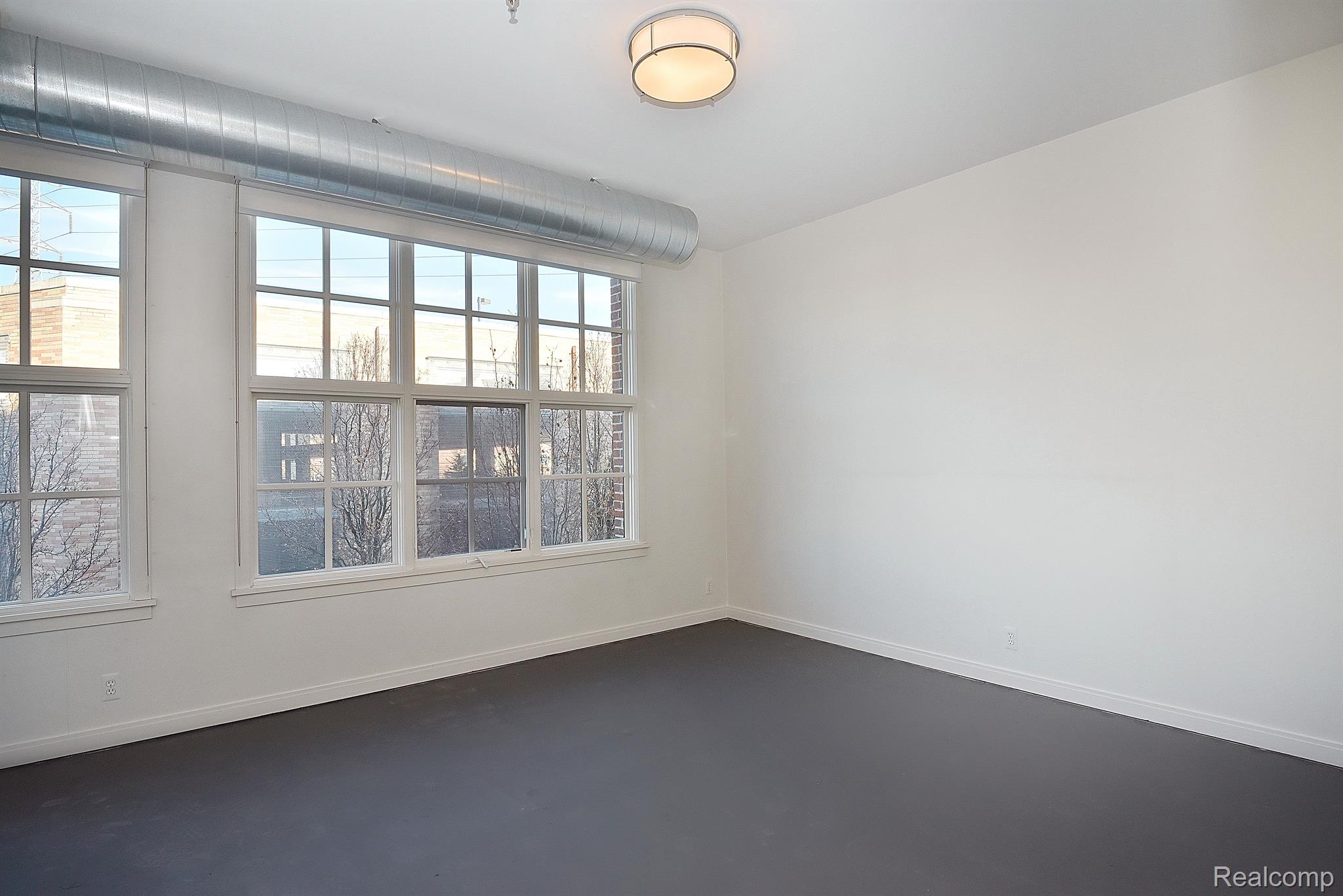 2051 VILLA Road Unit: 206
