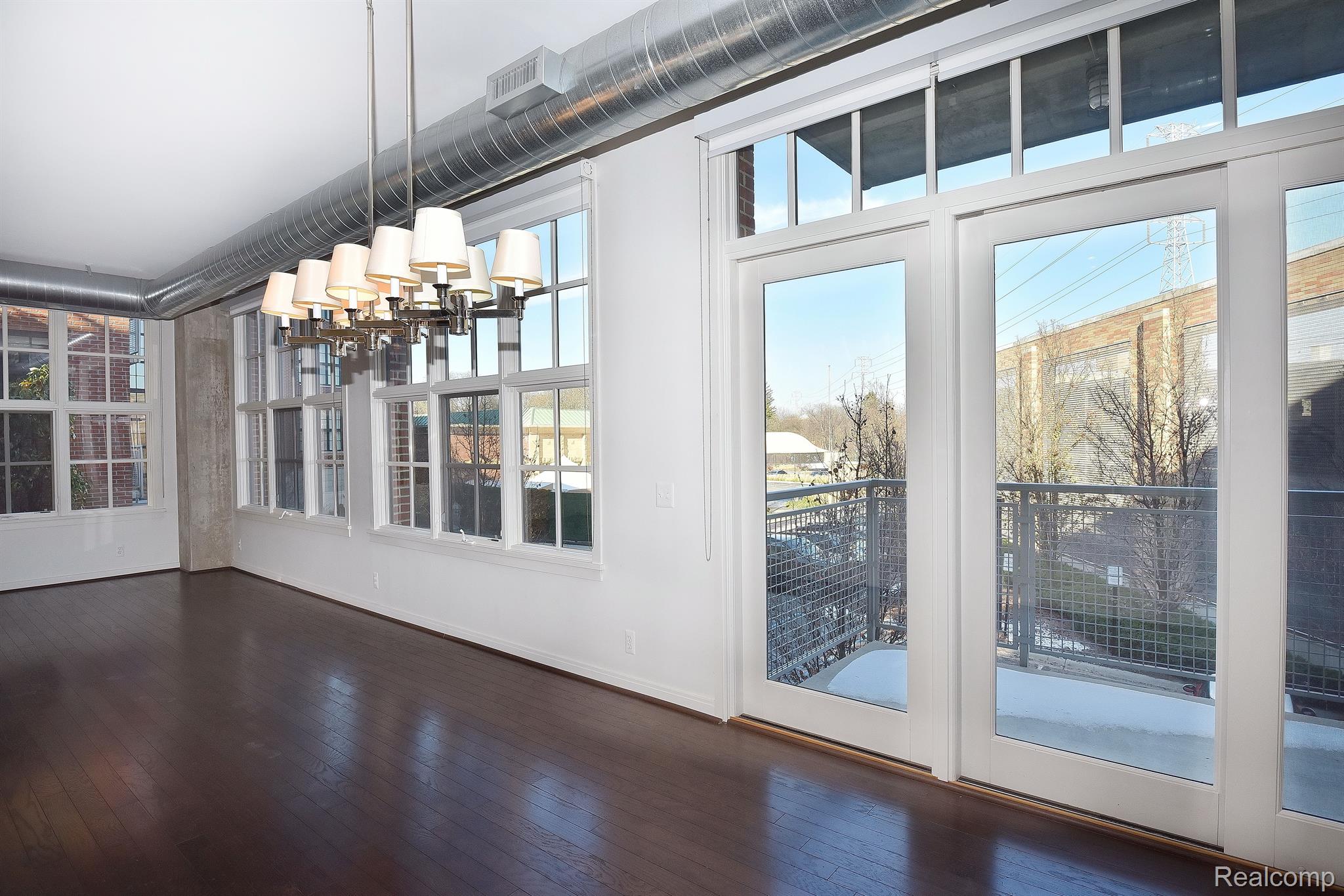 2051 VILLA Road Unit: 206