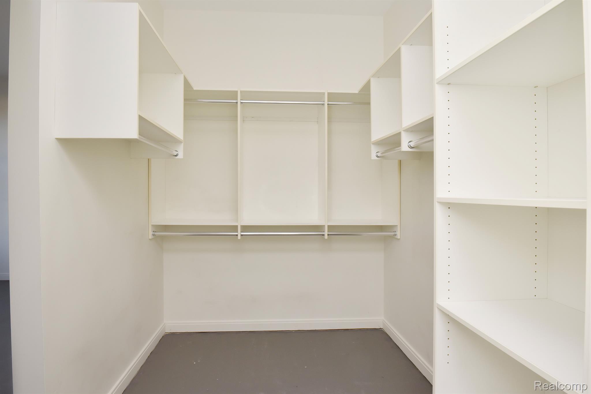 2051 VILLA Road Unit: 206