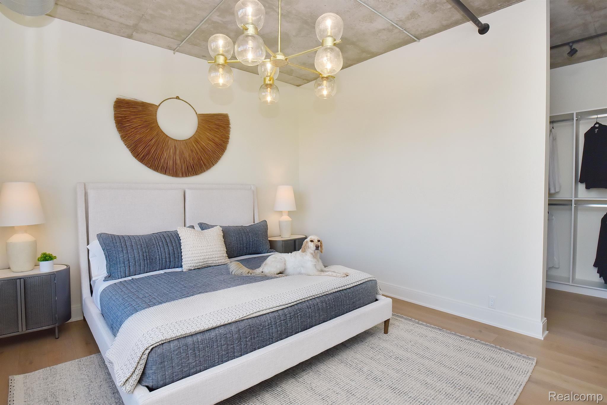2051 VILLA Road Unit: 206