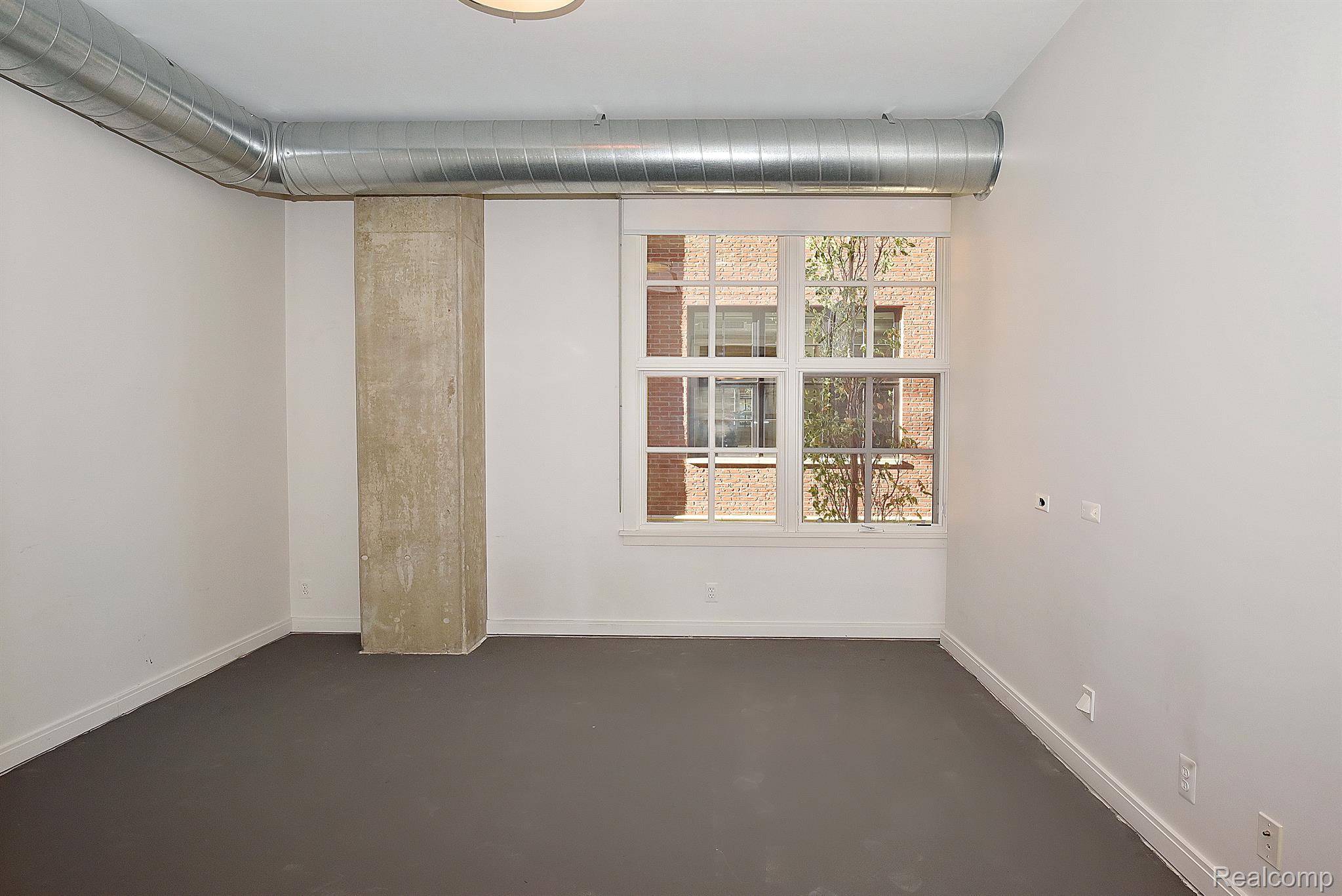 2051 VILLA Road Unit: 206