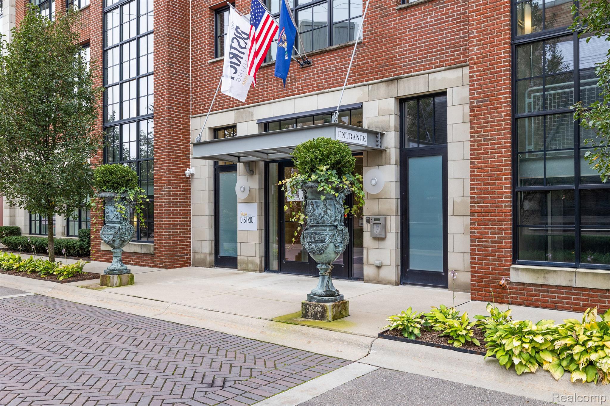 2051 VILLA Road Unit: 206