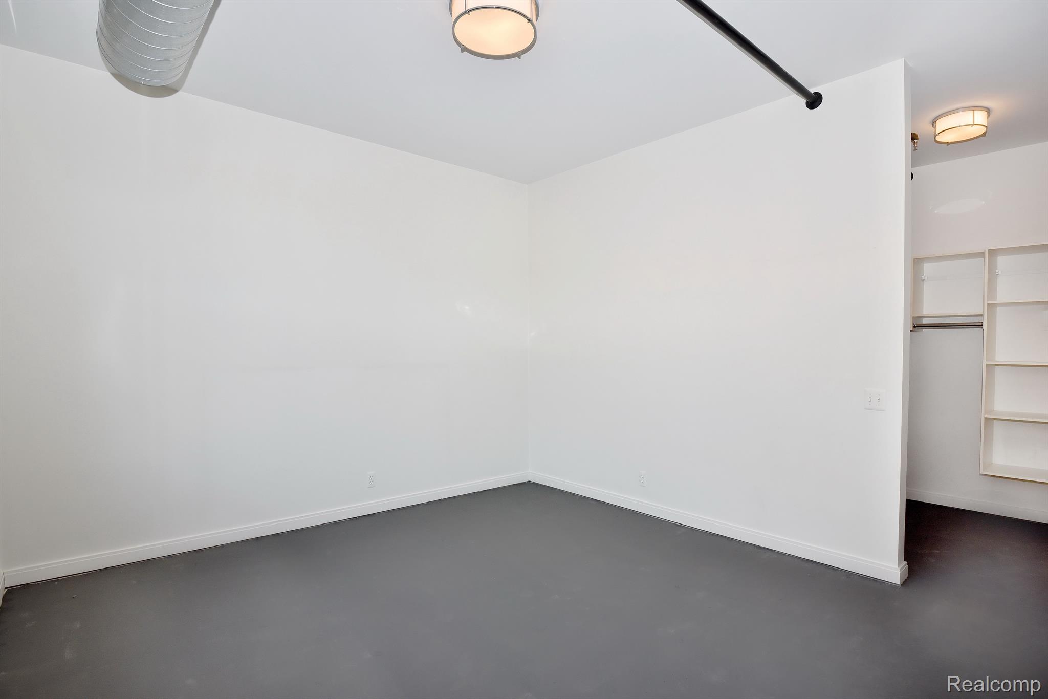 2051 VILLA Road Unit: 206