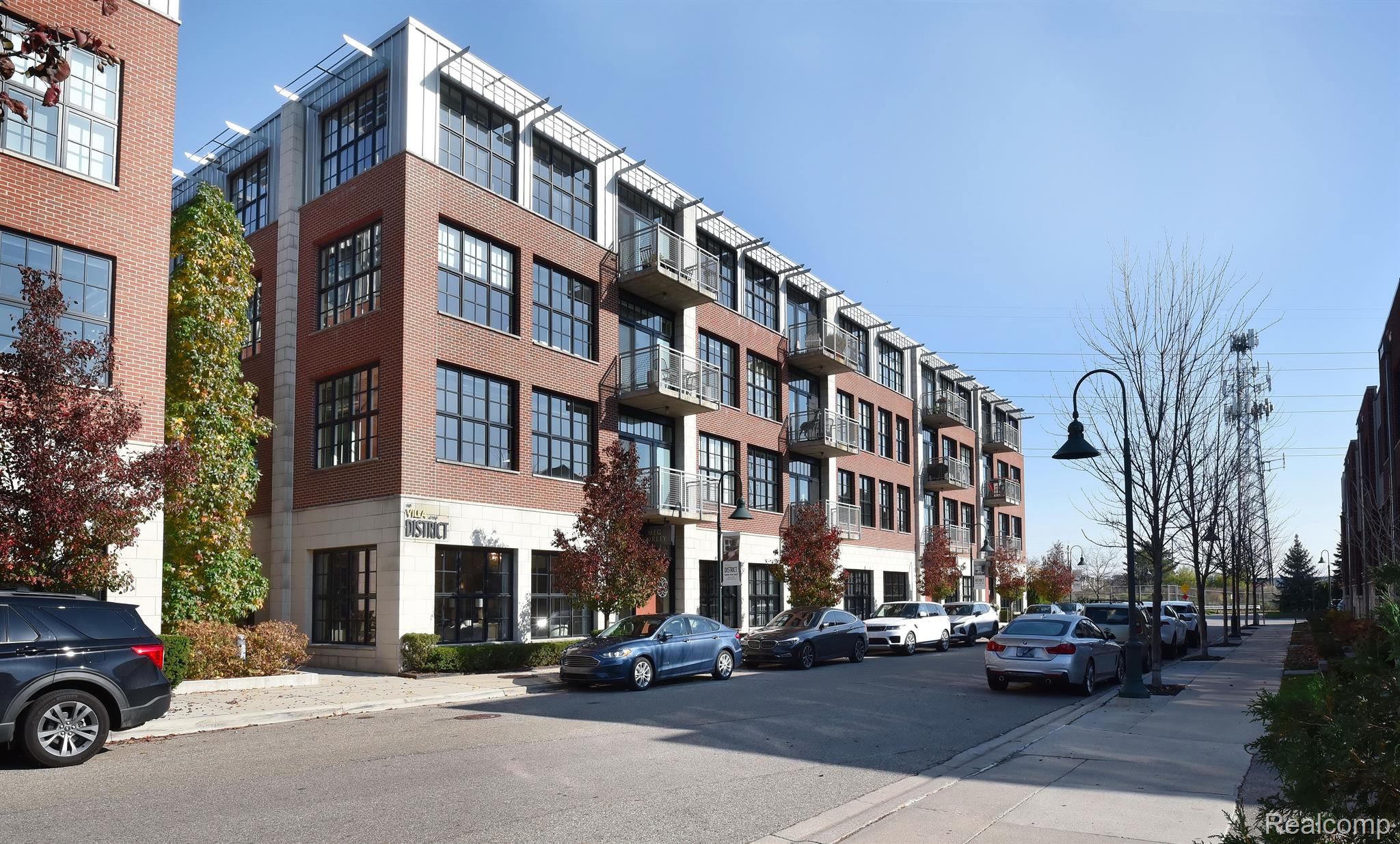 2051 VILLA Road Unit: 206