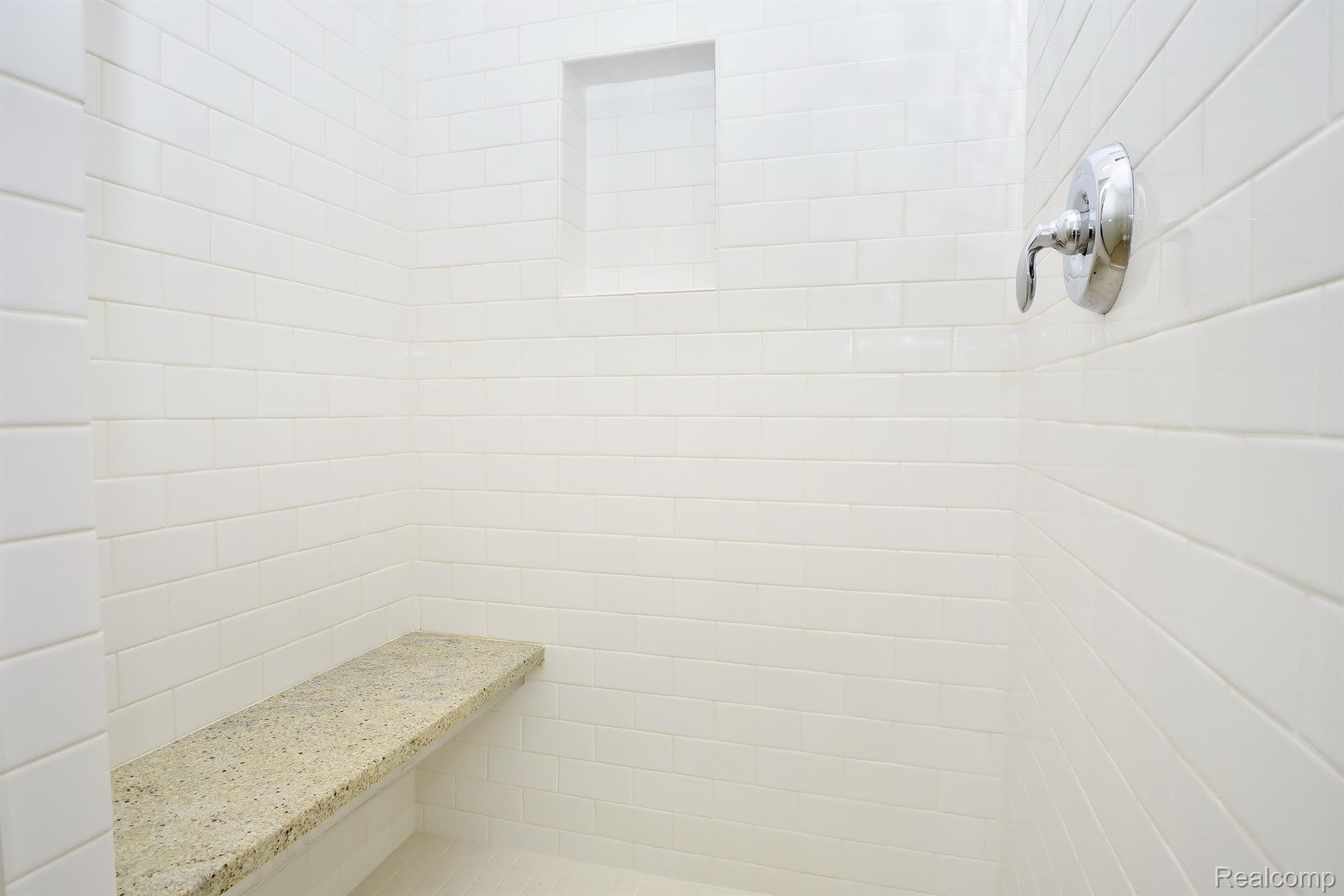 2051 VILLA Road Unit: 206