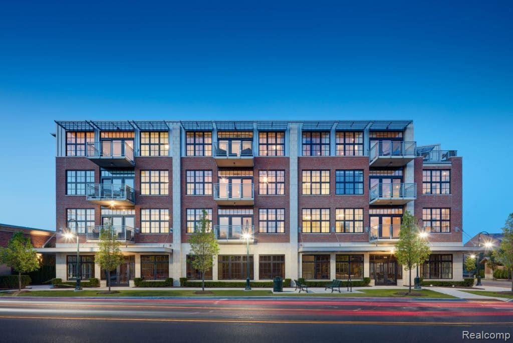 375 S ETON Street Unit: 305
