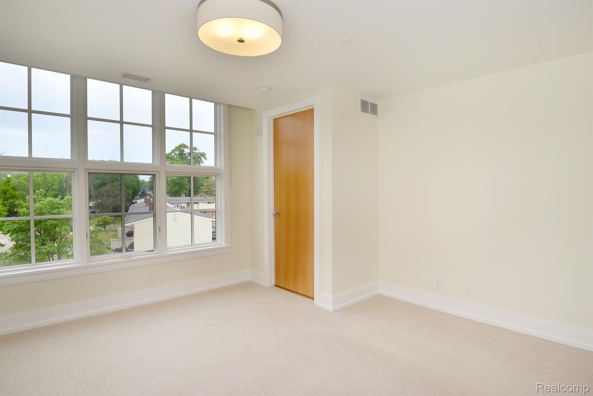 375 S ETON Street Unit: 305