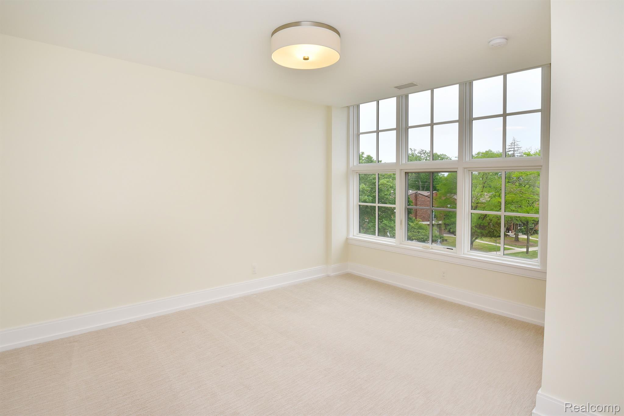 375 S ETON Street Unit: 305