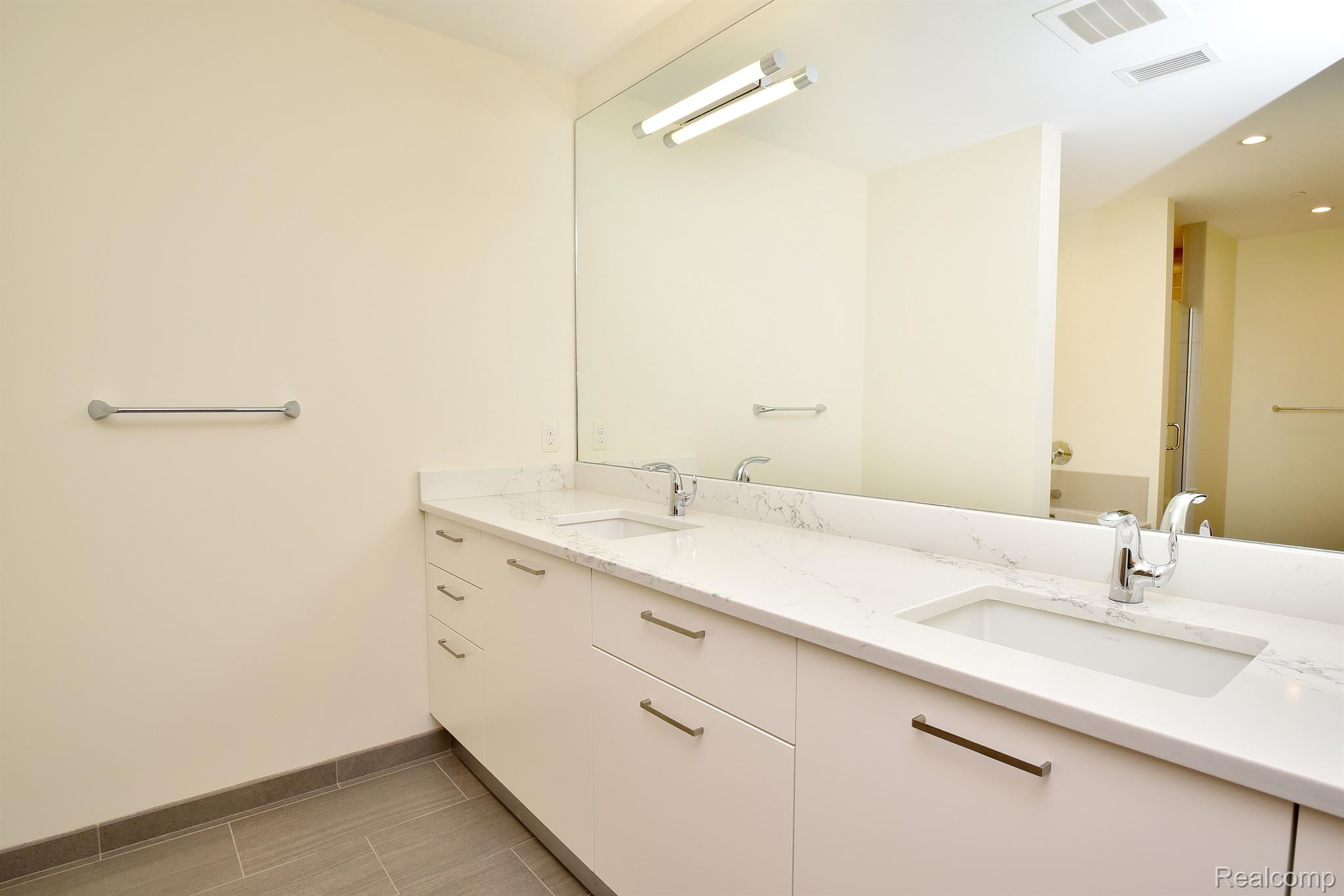 375 S ETON Street Unit: 305