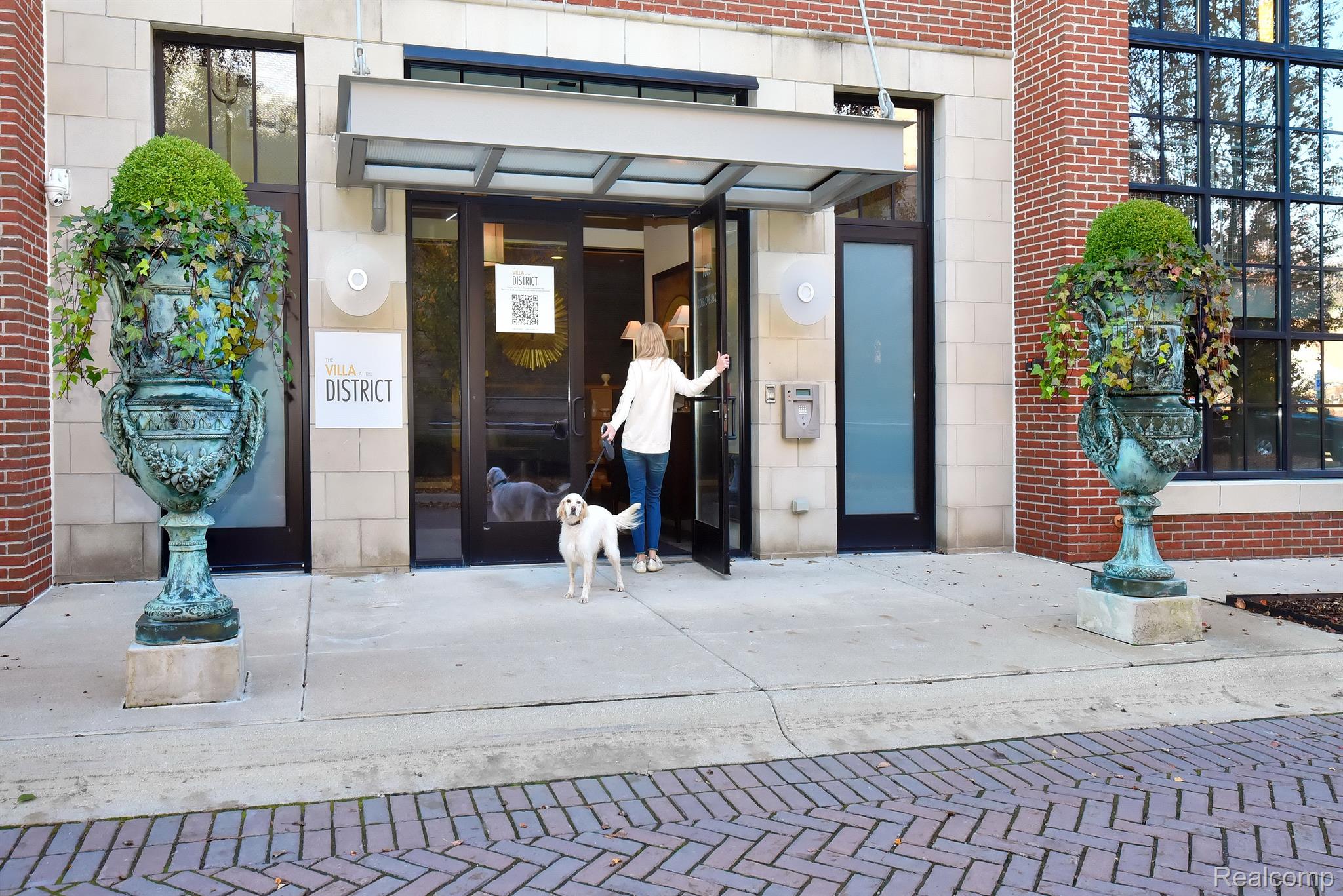 2051 VILLA Road Unit: 305