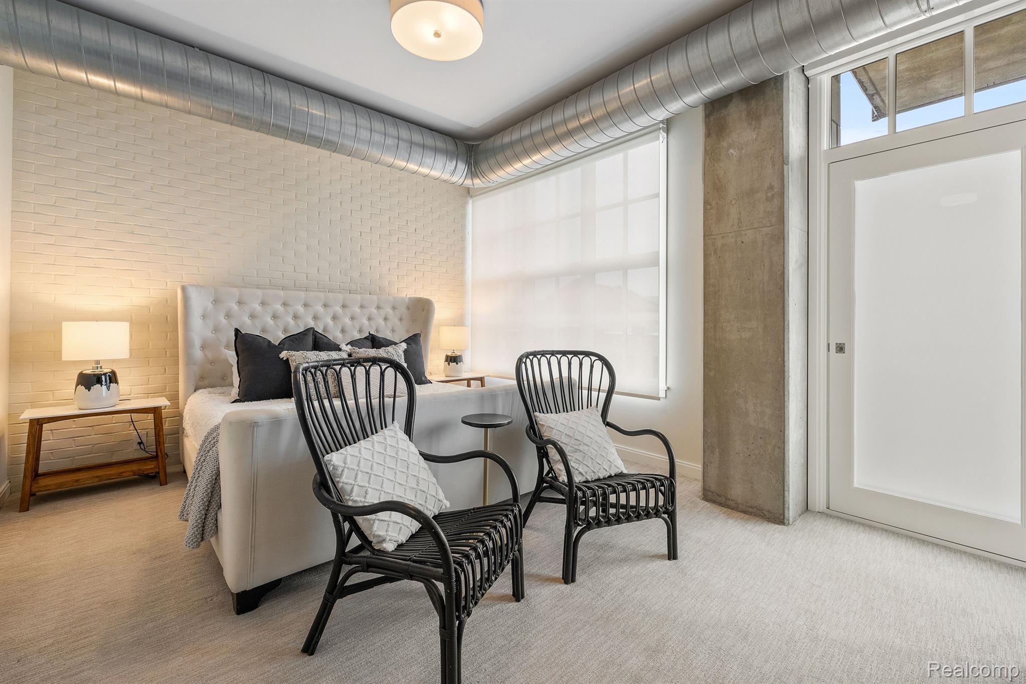 2051 VILLA Road Unit: 305