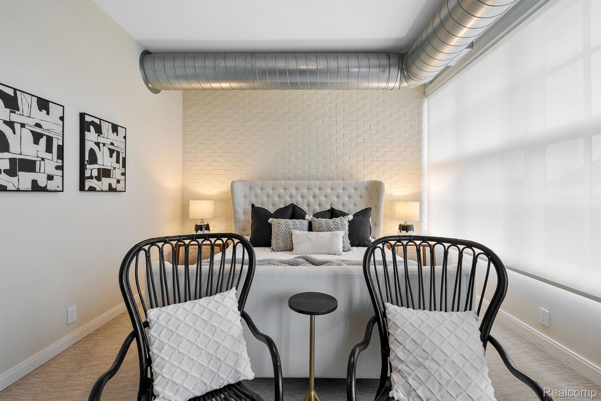 2051 VILLA Road Unit: 305