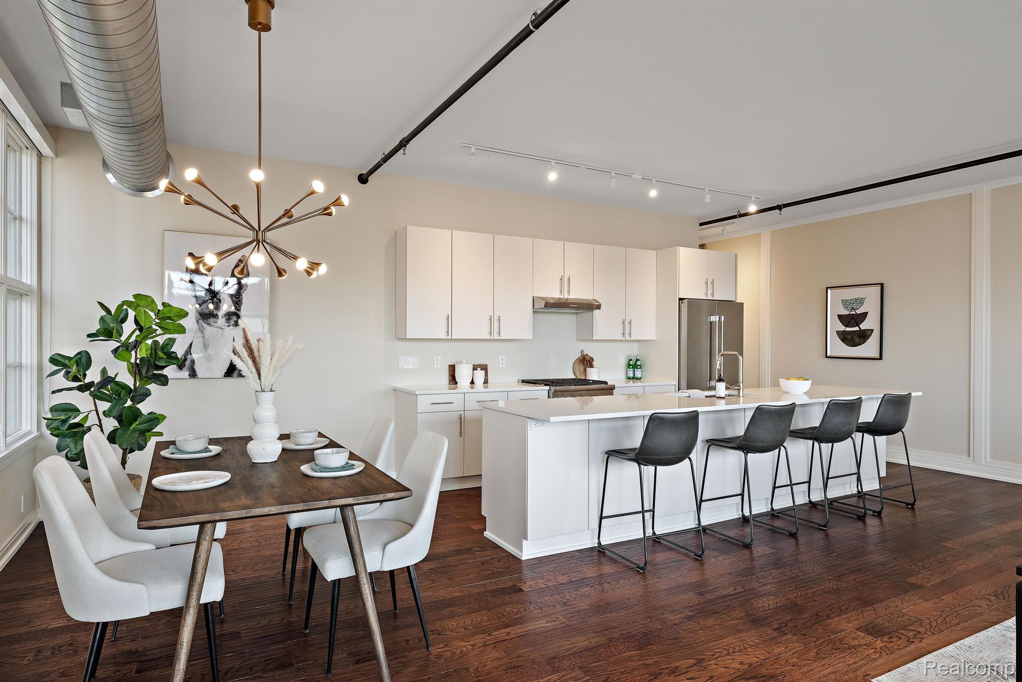 2051 VILLA Road Unit: 305