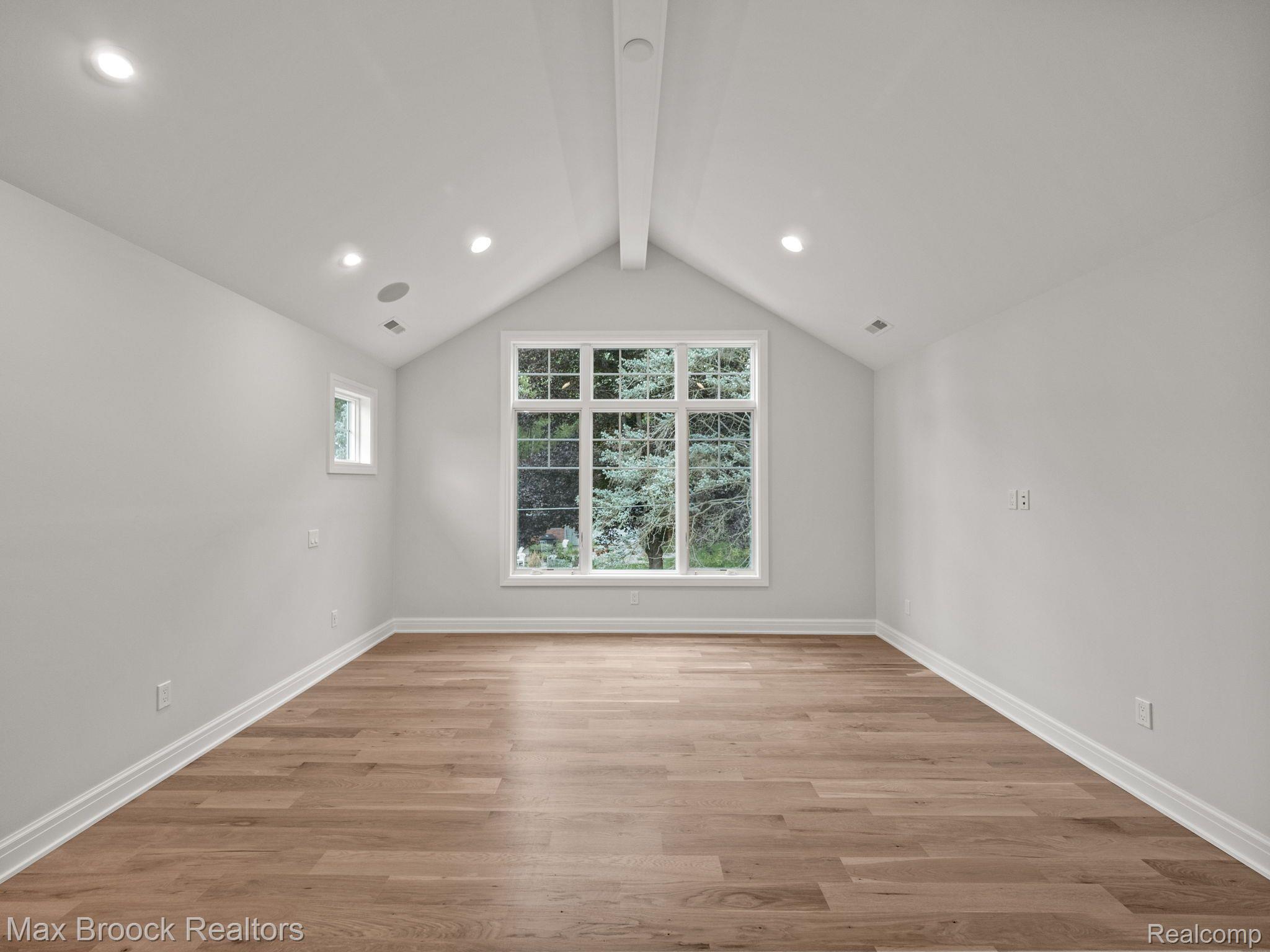 444 HILLBORO Drive
