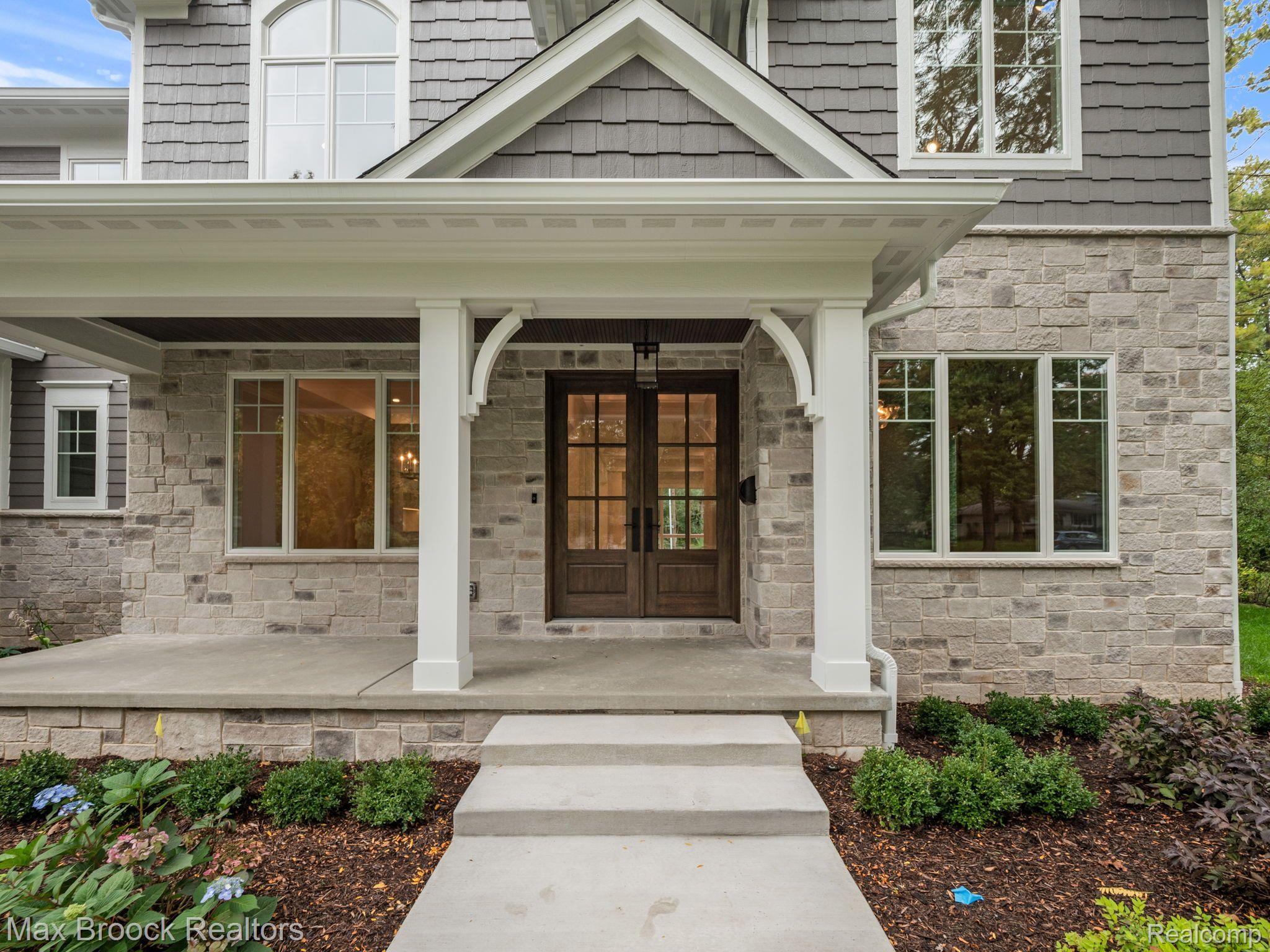444 HILLBORO Drive