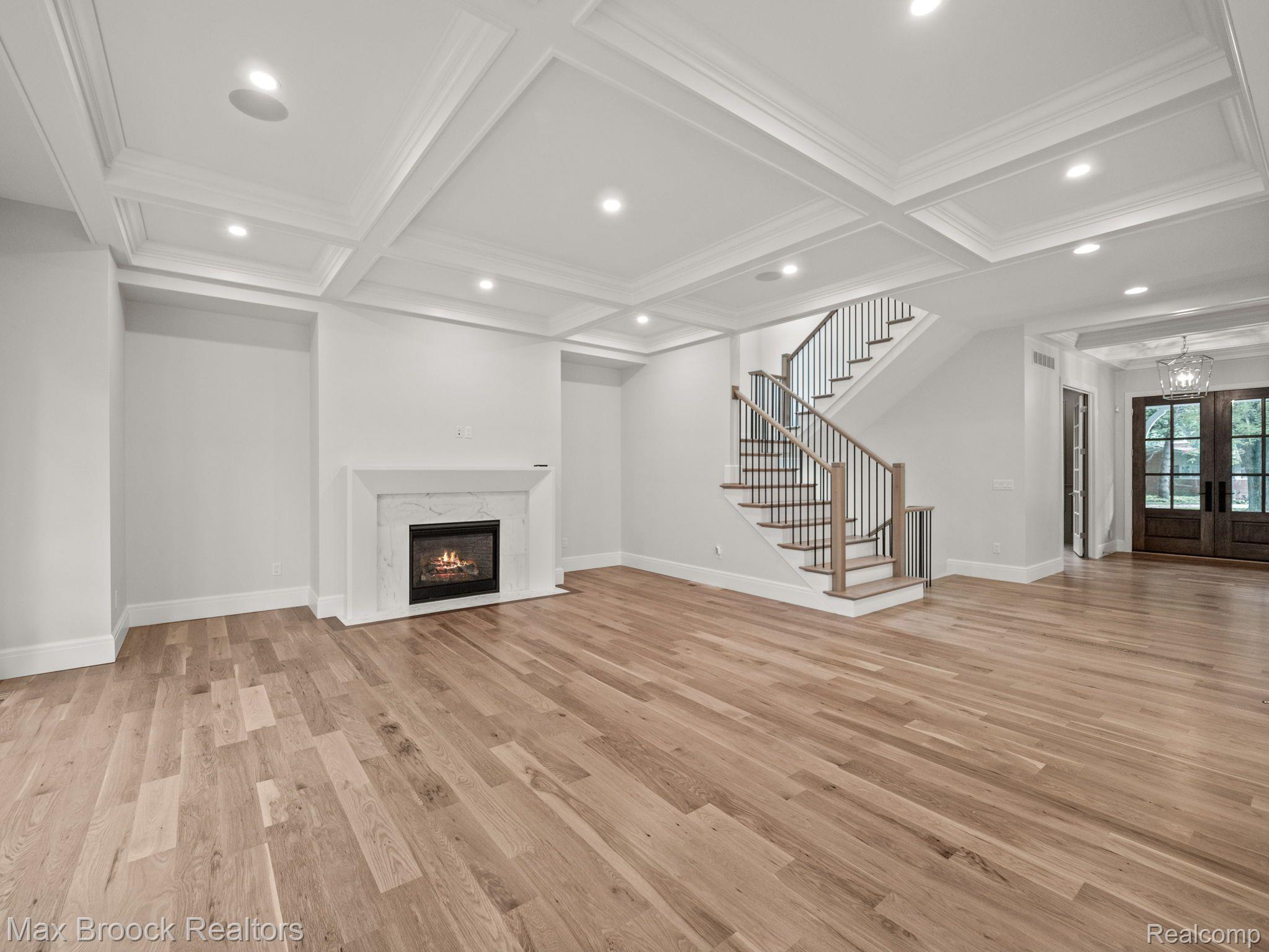 444 HILLBORO Drive