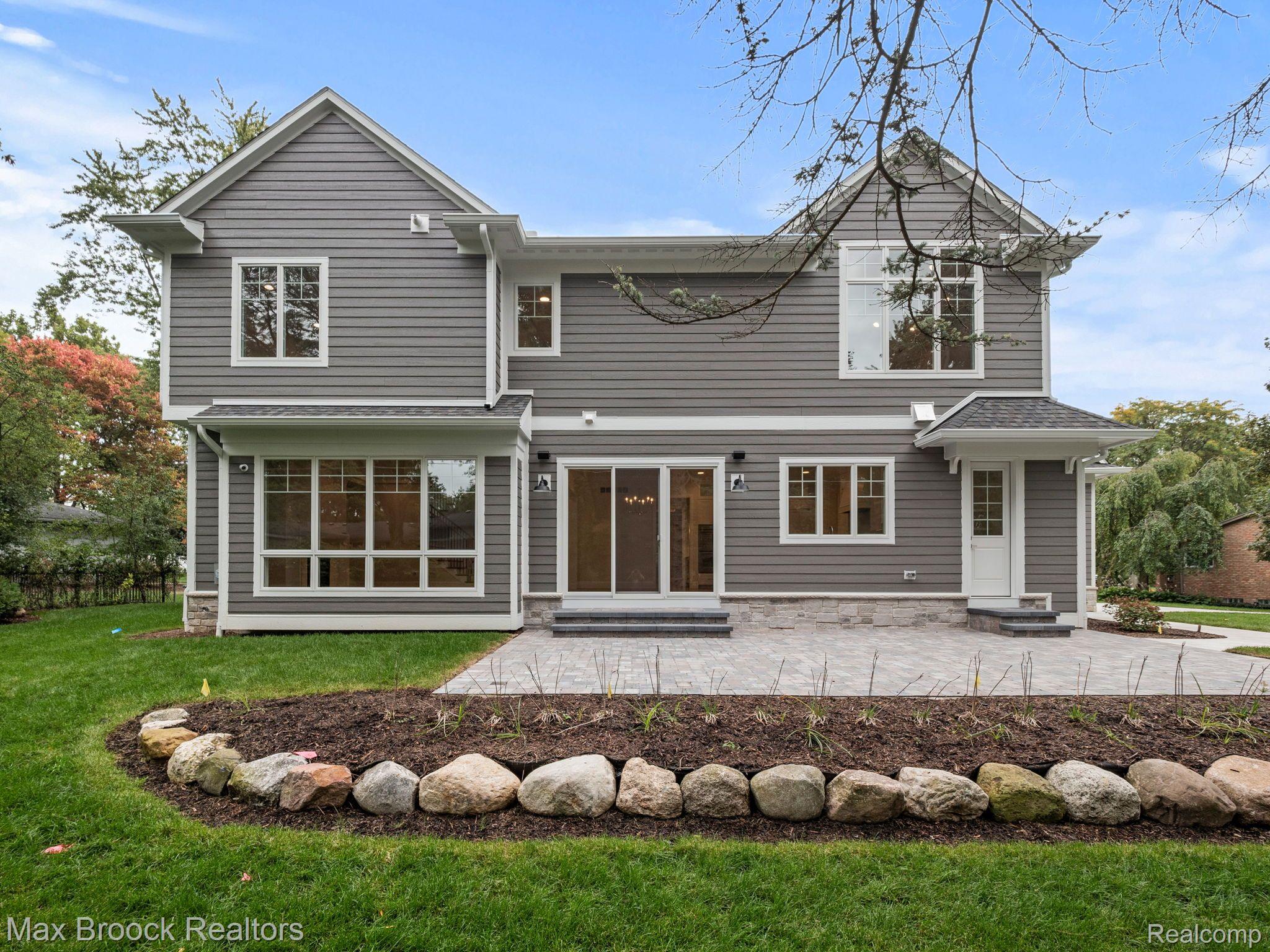 444 HILLBORO Drive