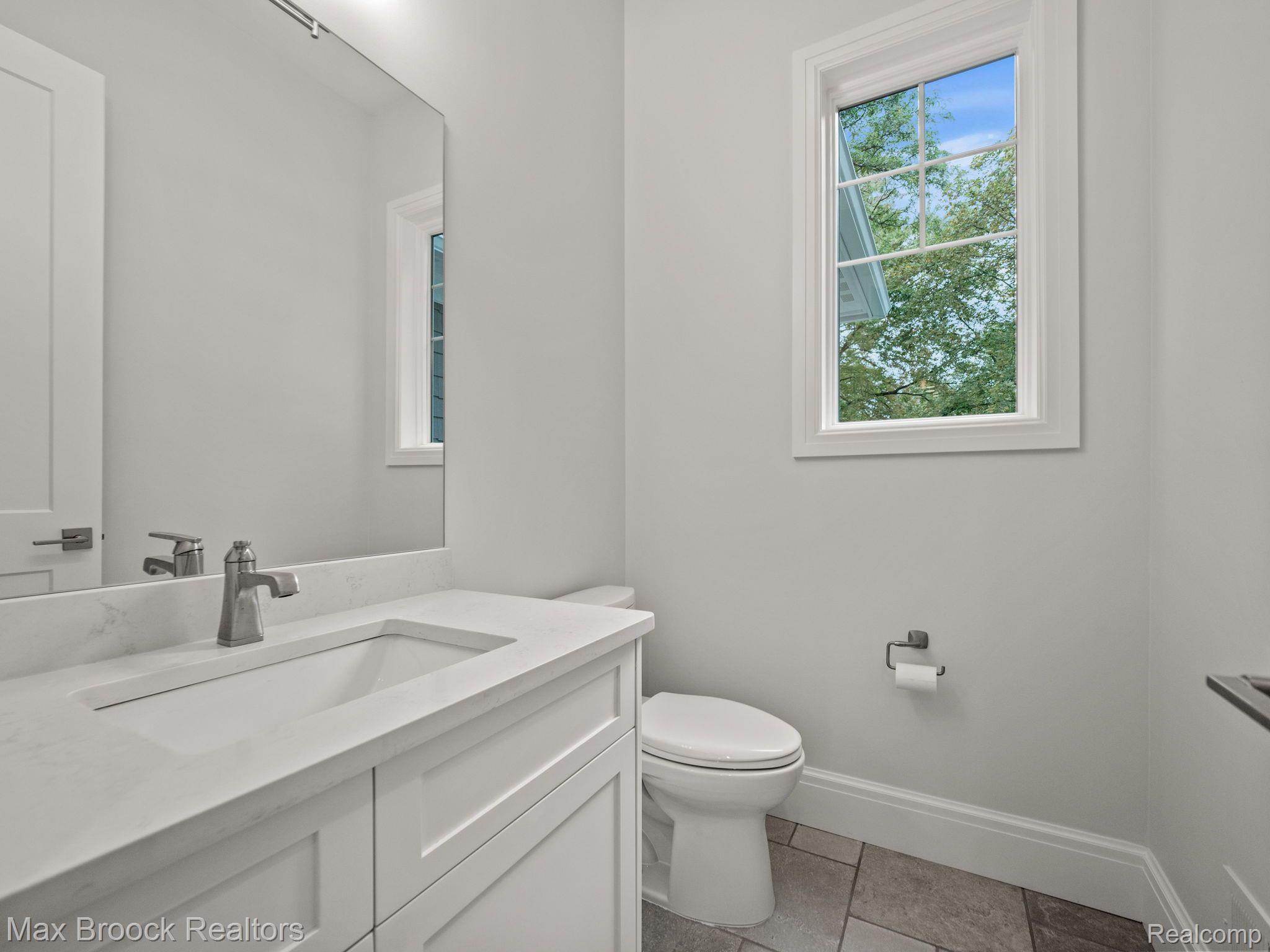 444 HILLBORO Drive