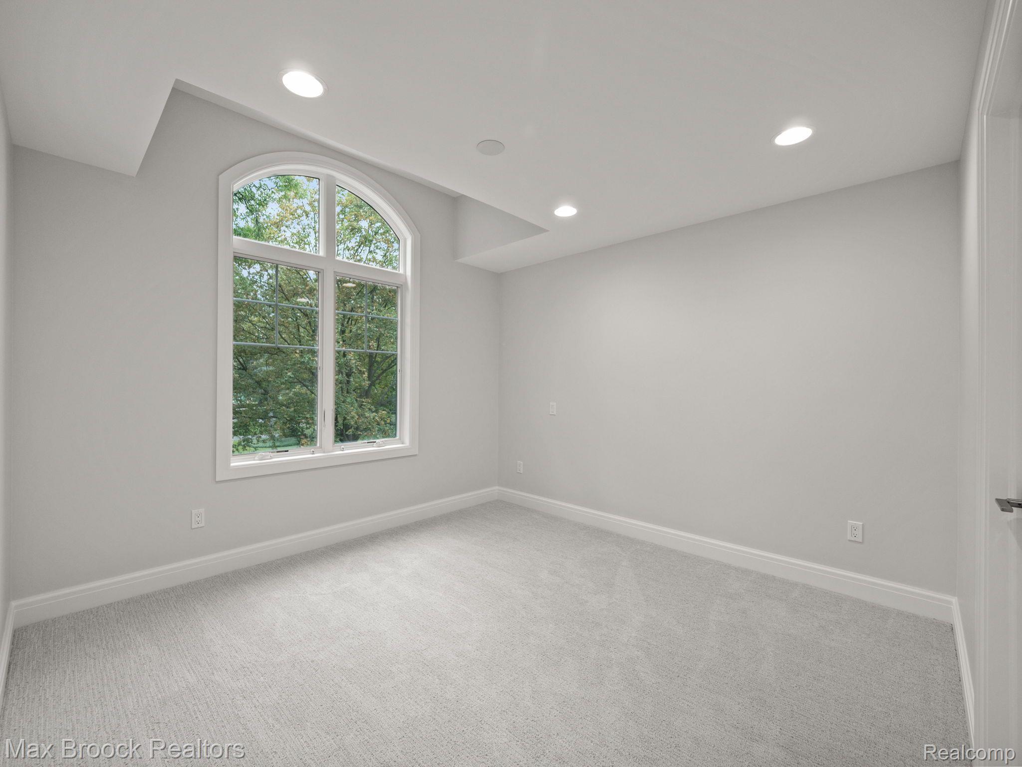444 HILLBORO Drive