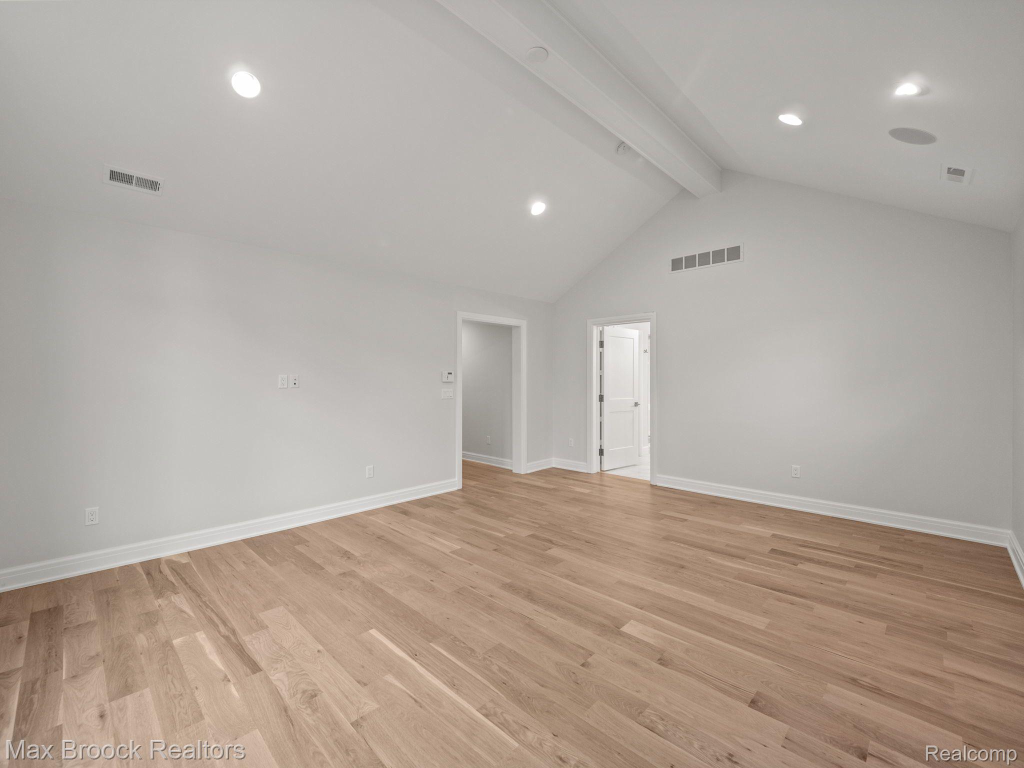 444 HILLBORO Drive
