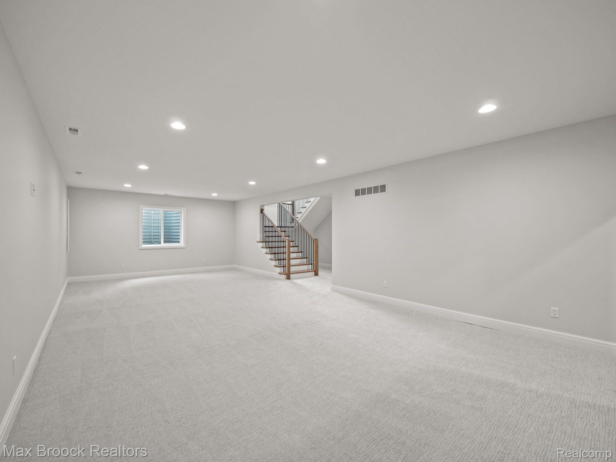 444 HILLBORO Drive