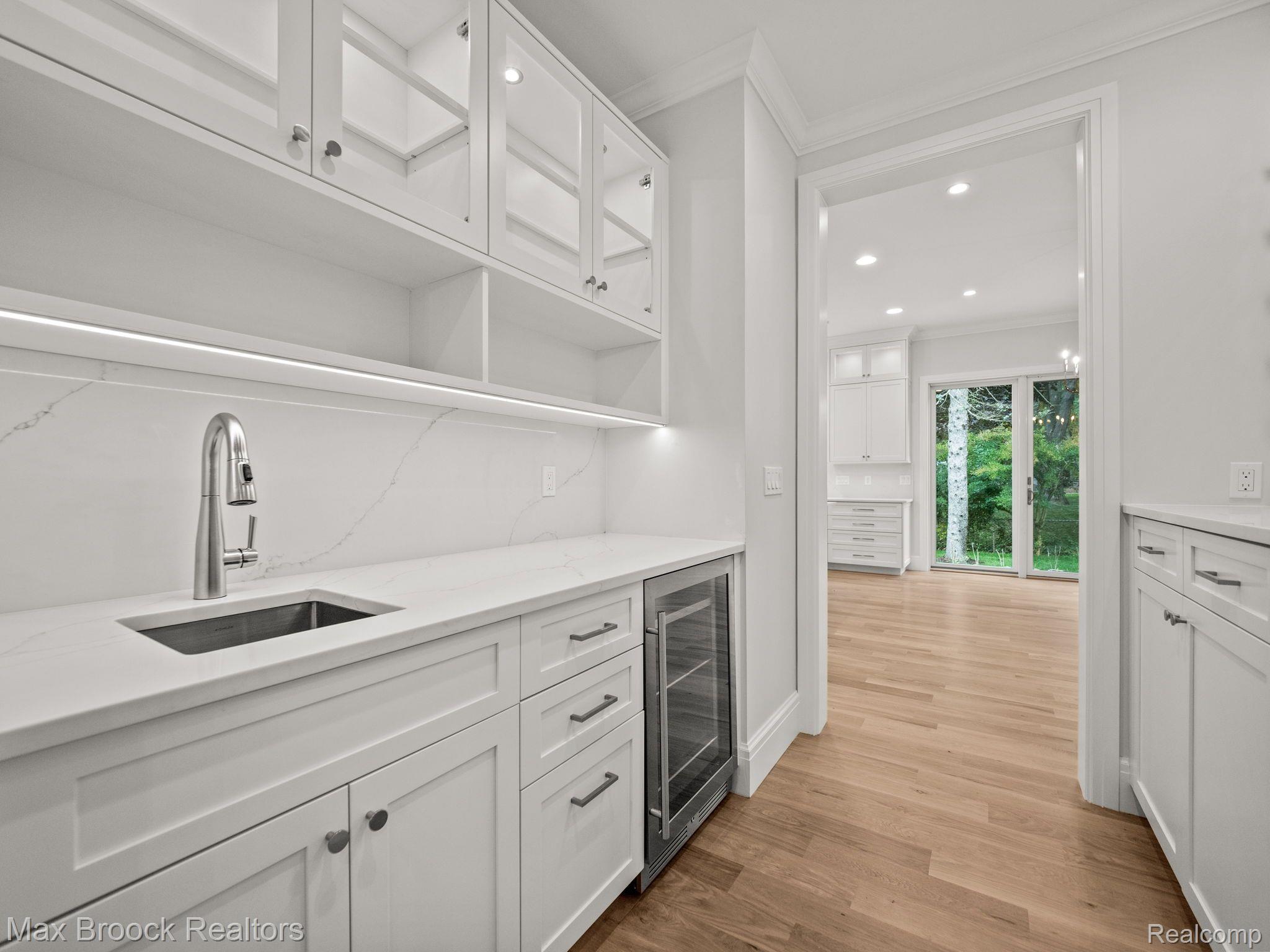 444 HILLBORO Drive