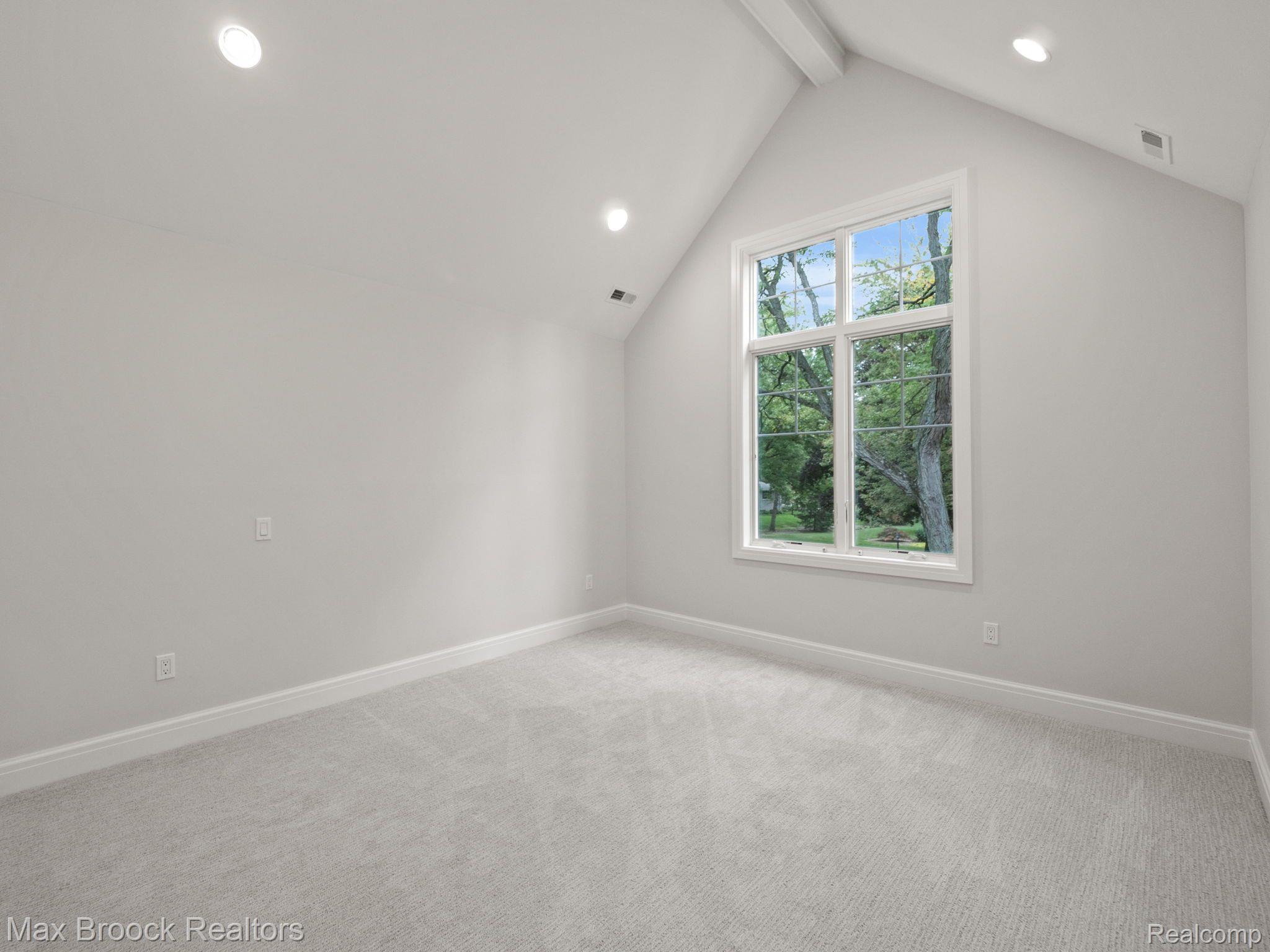 444 HILLBORO Drive