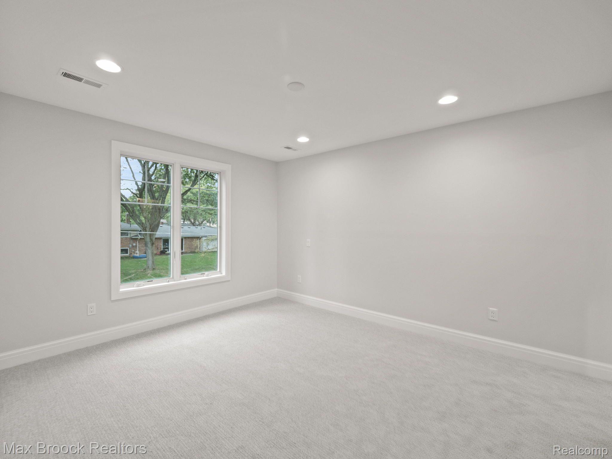 444 HILLBORO Drive