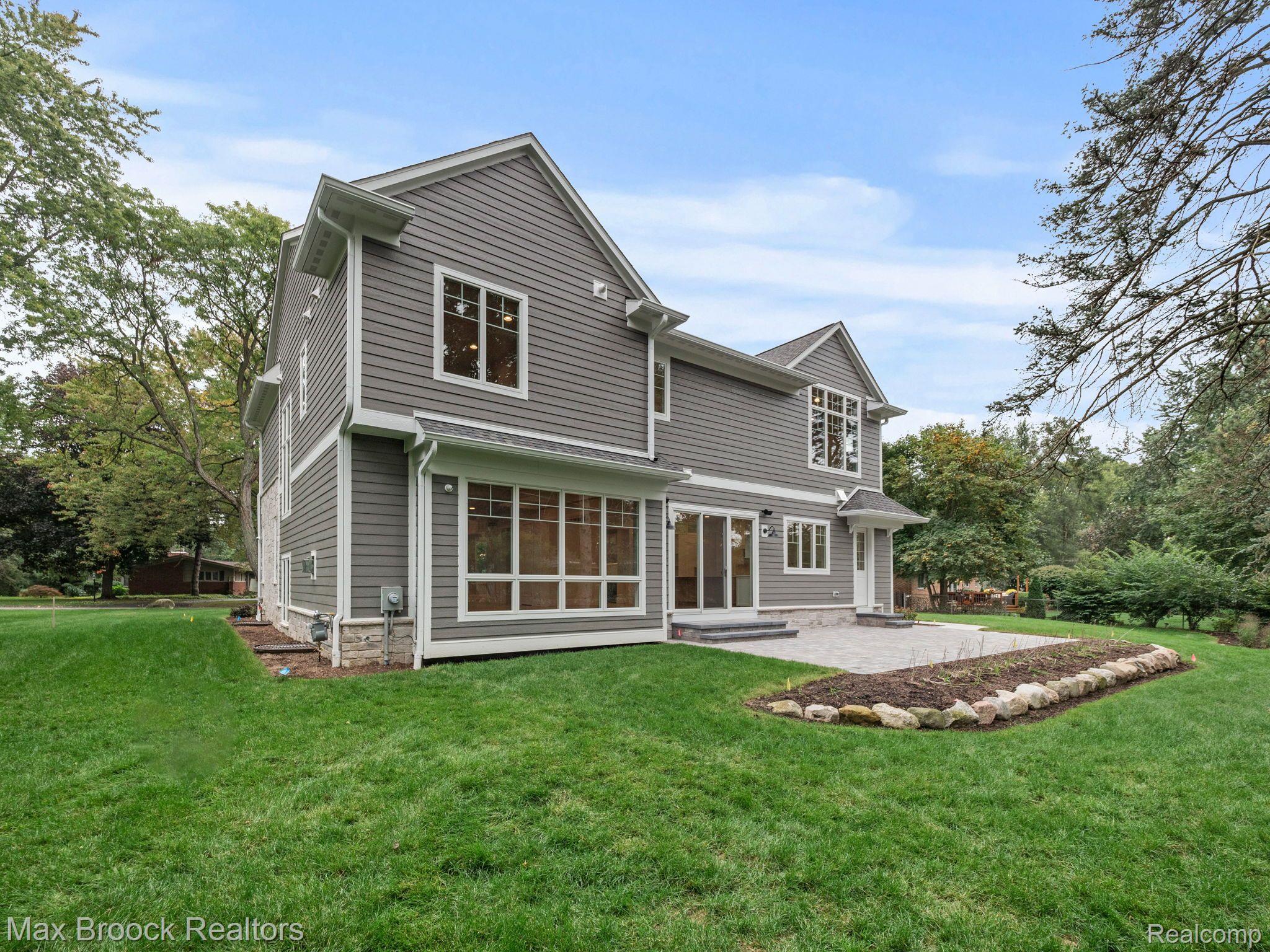 444 HILLBORO Drive