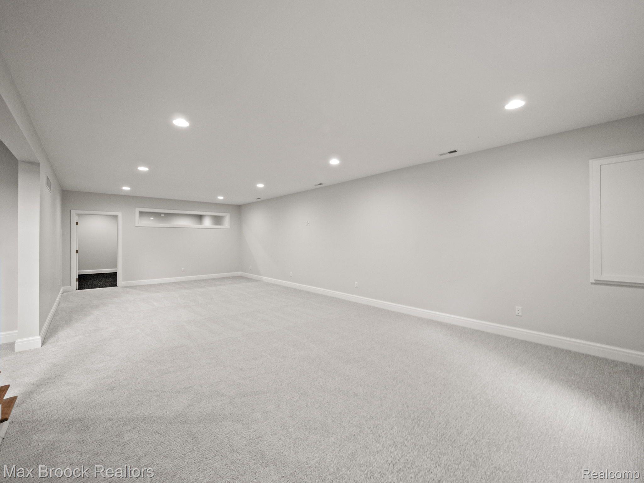444 HILLBORO Drive