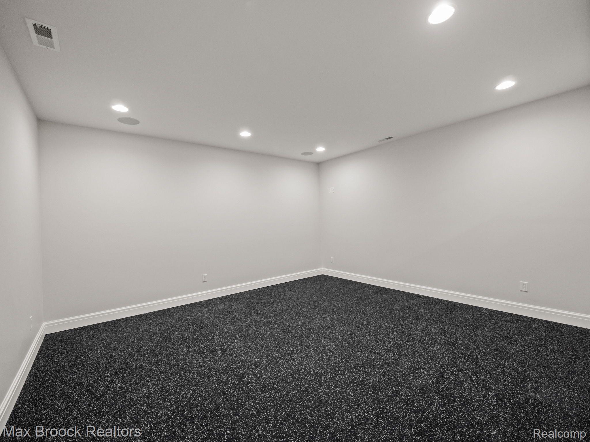 444 HILLBORO Drive