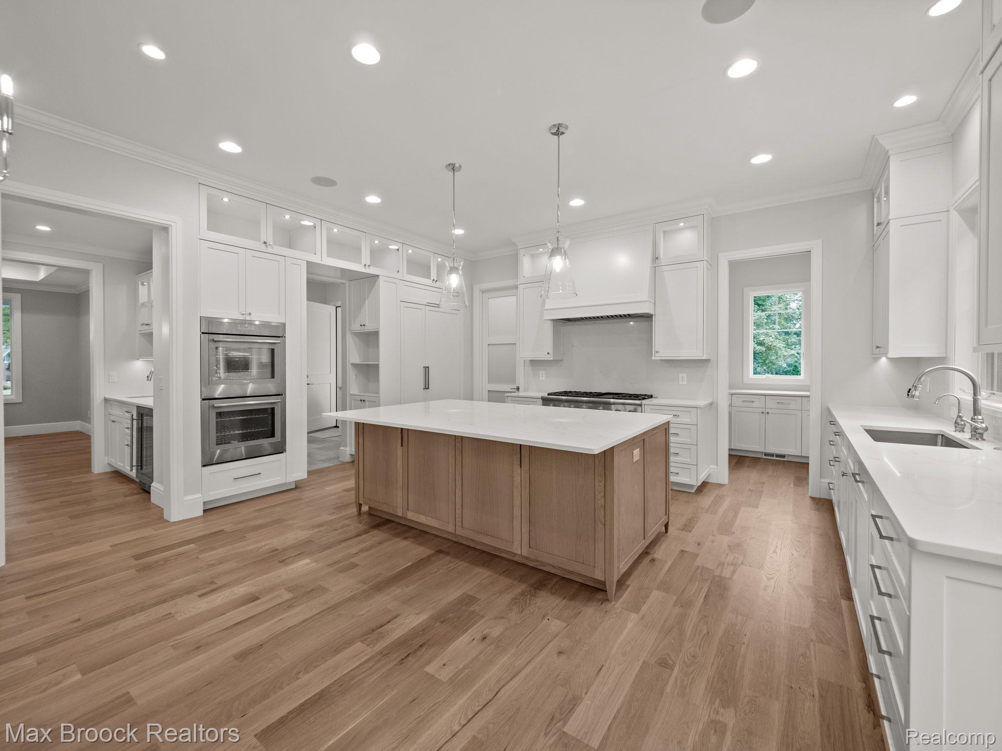 444 HILLBORO Drive