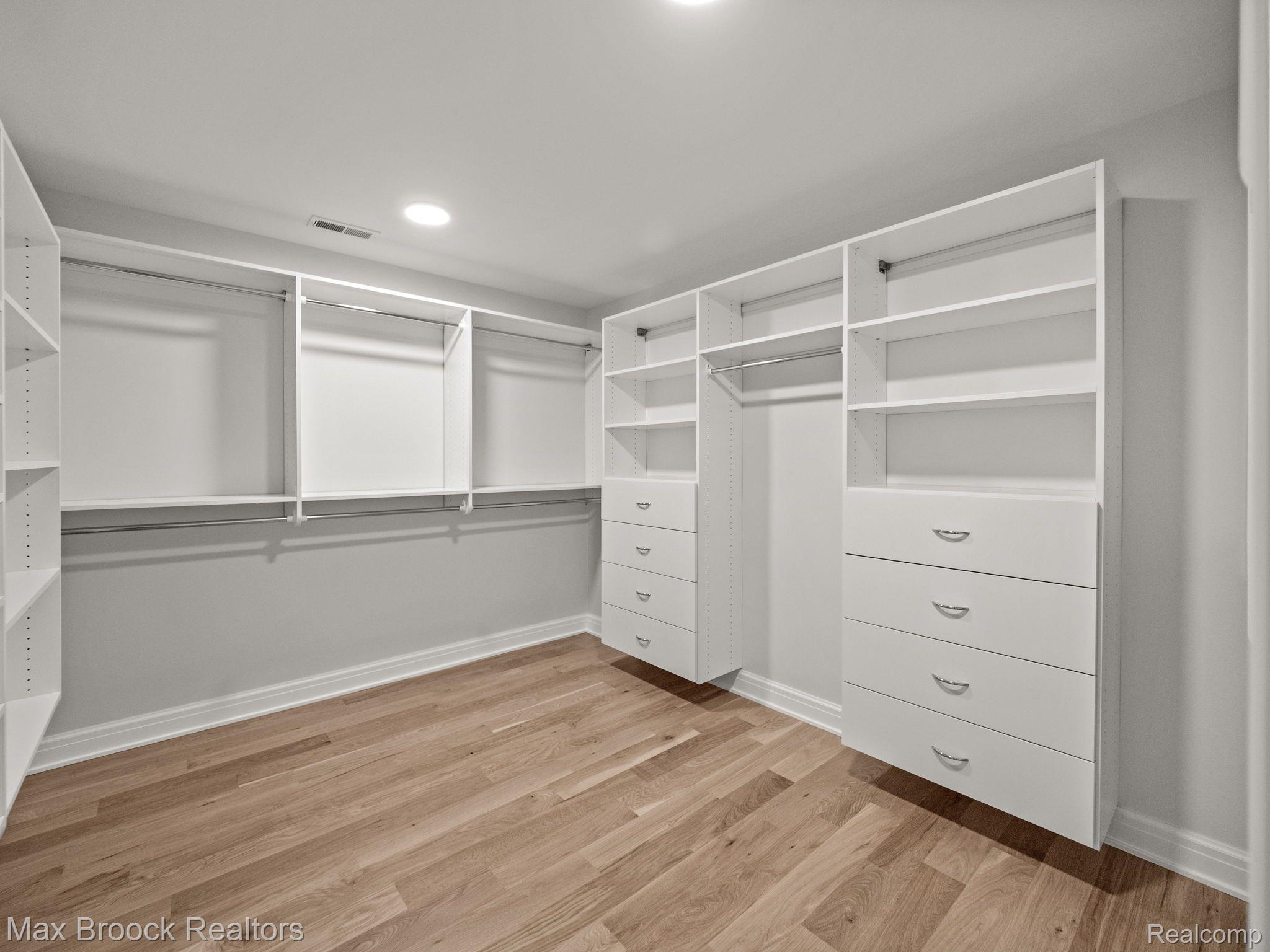 444 HILLBORO Drive