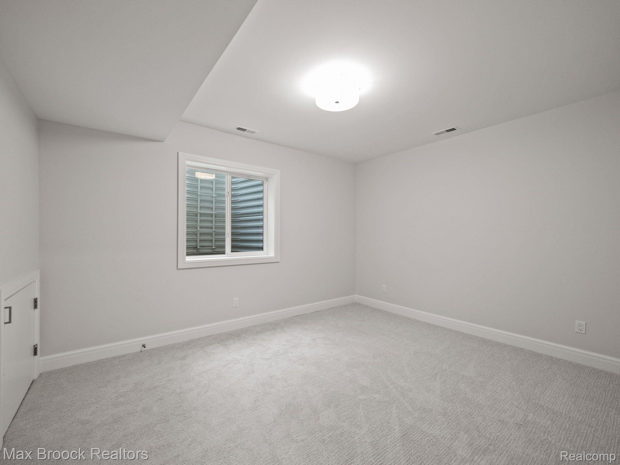 444 HILLBORO Drive
