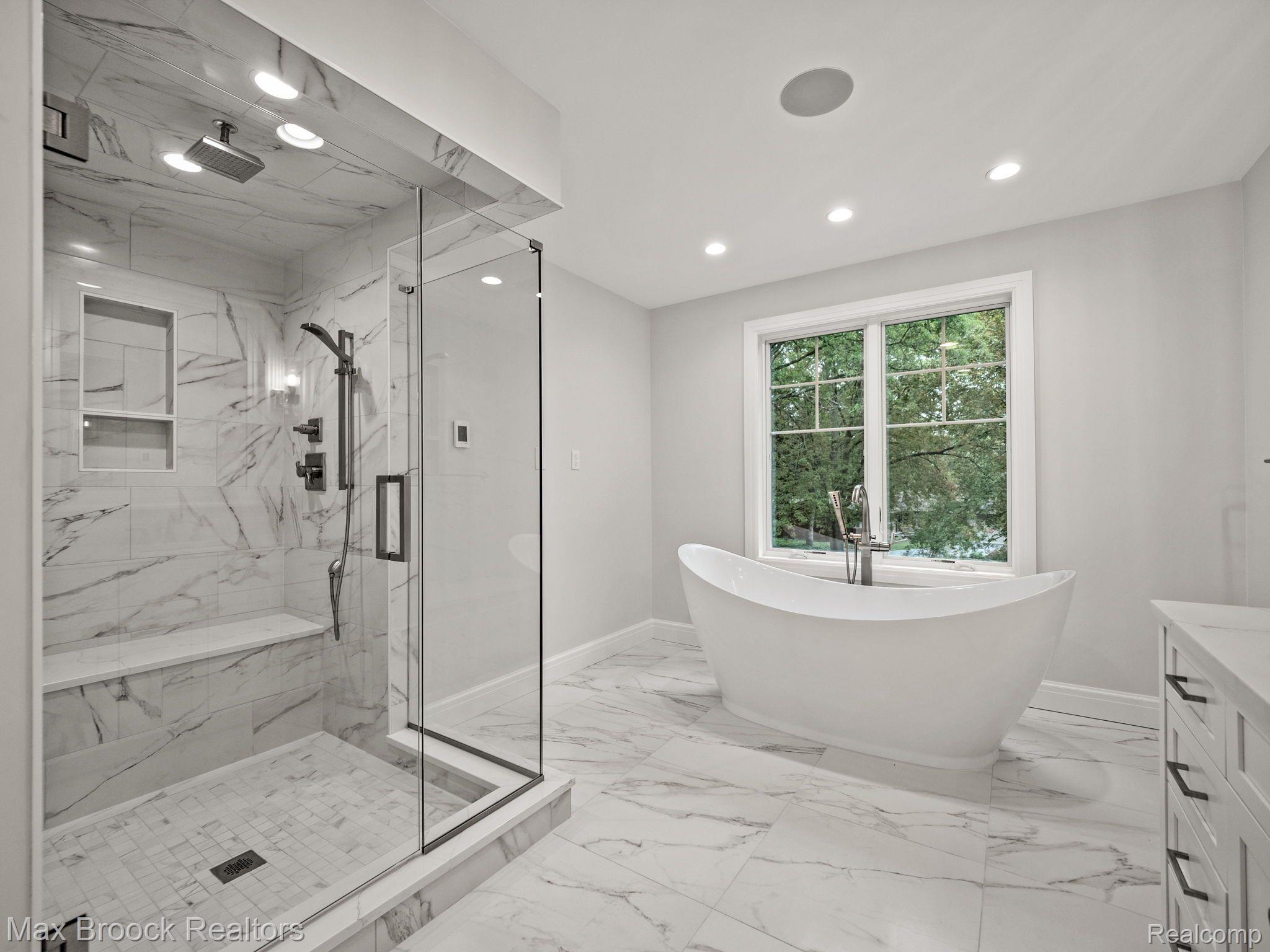 444 HILLBORO Drive