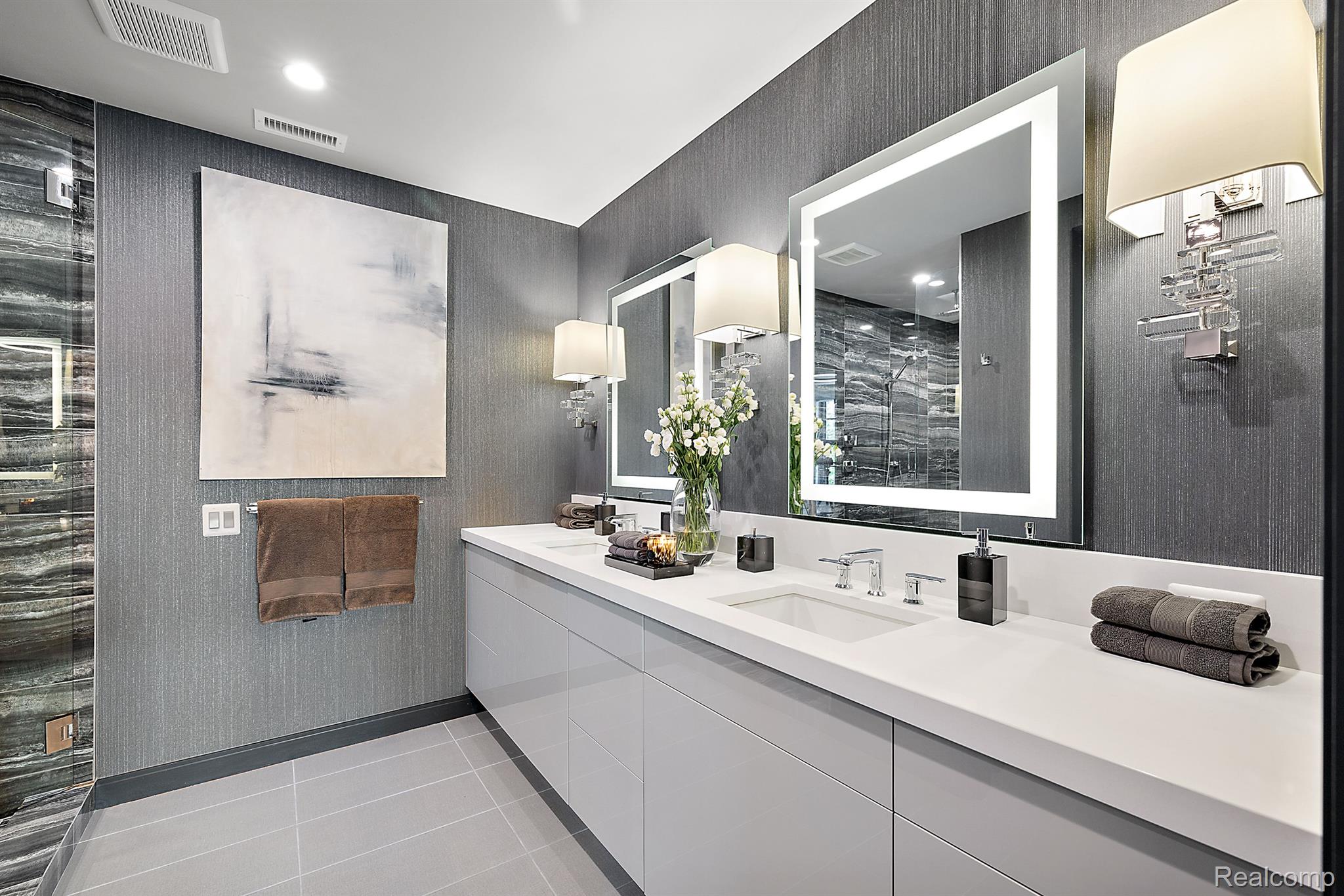 2051 VILLA Road Unit: 203