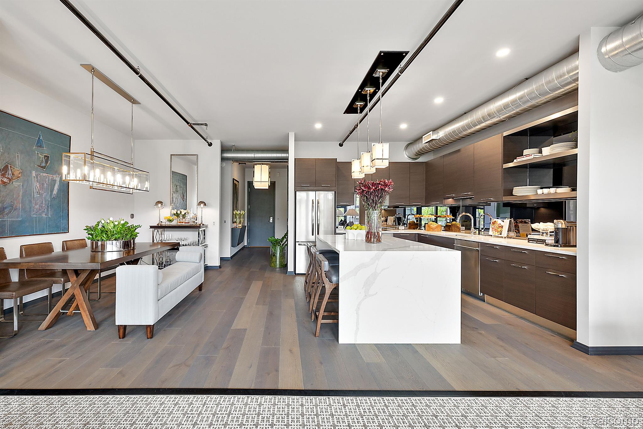 2051 VILLA Road Unit: 203